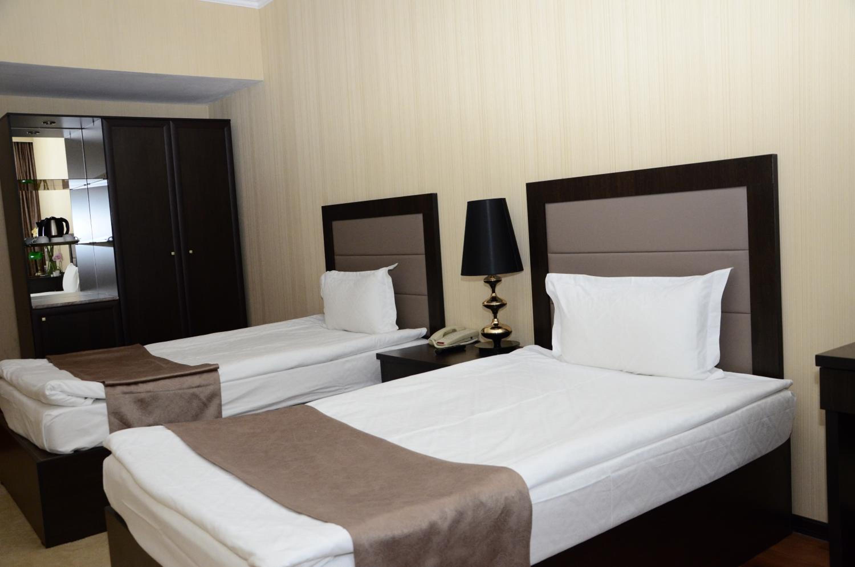 Standard Twin Room - Photo 5