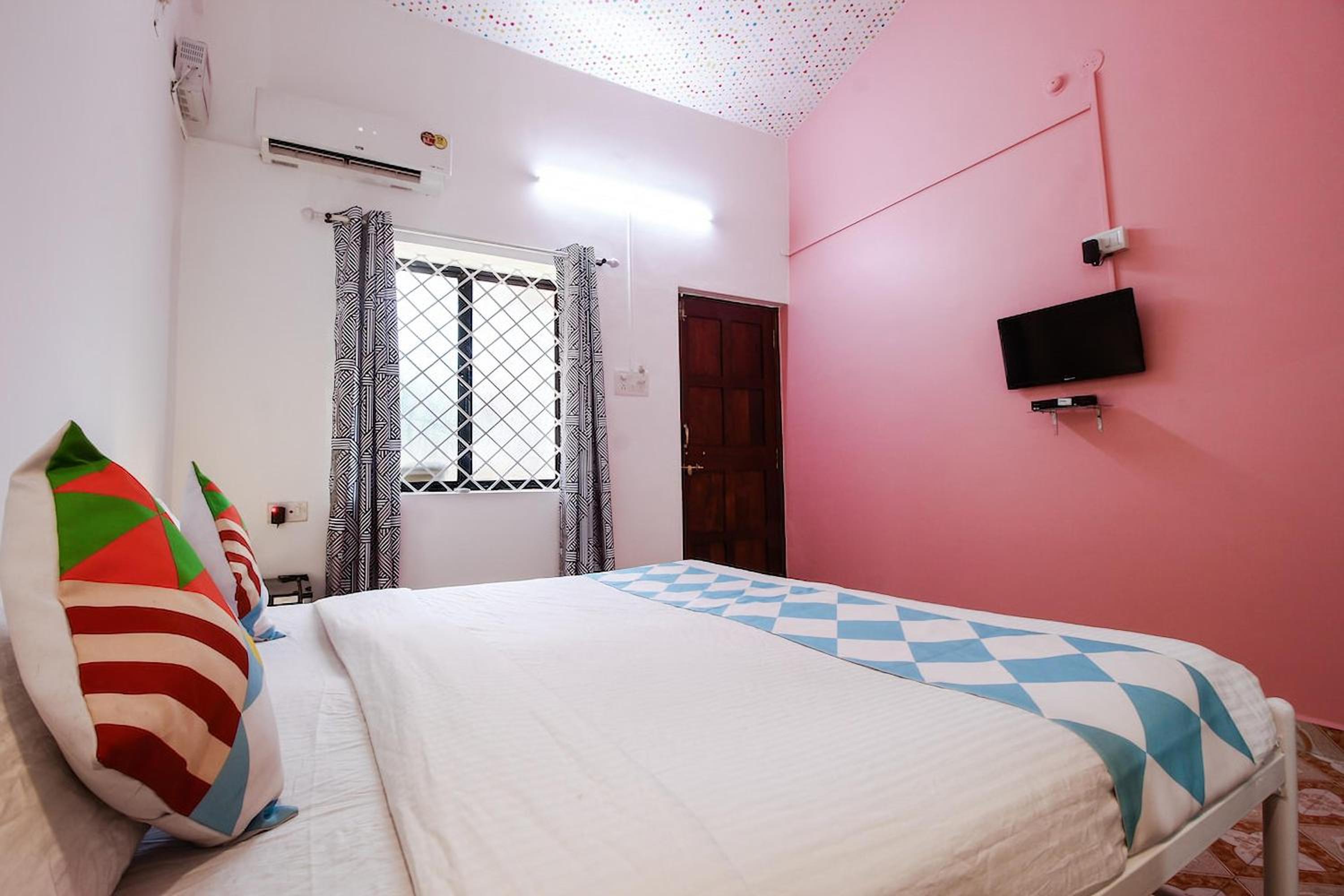 Double Room With Private Bathroom photo 1