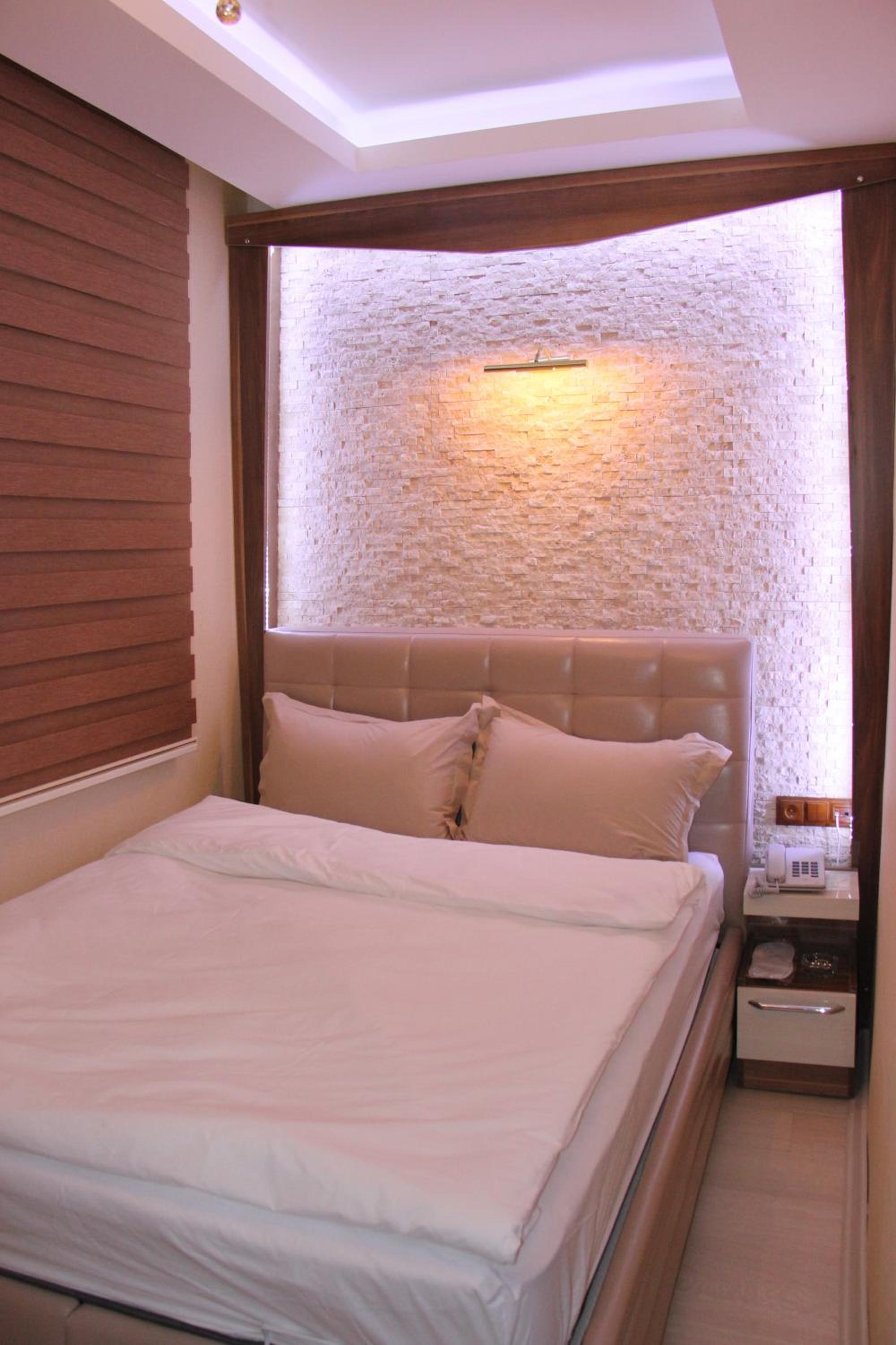 Single Room with Bathroom photo 3