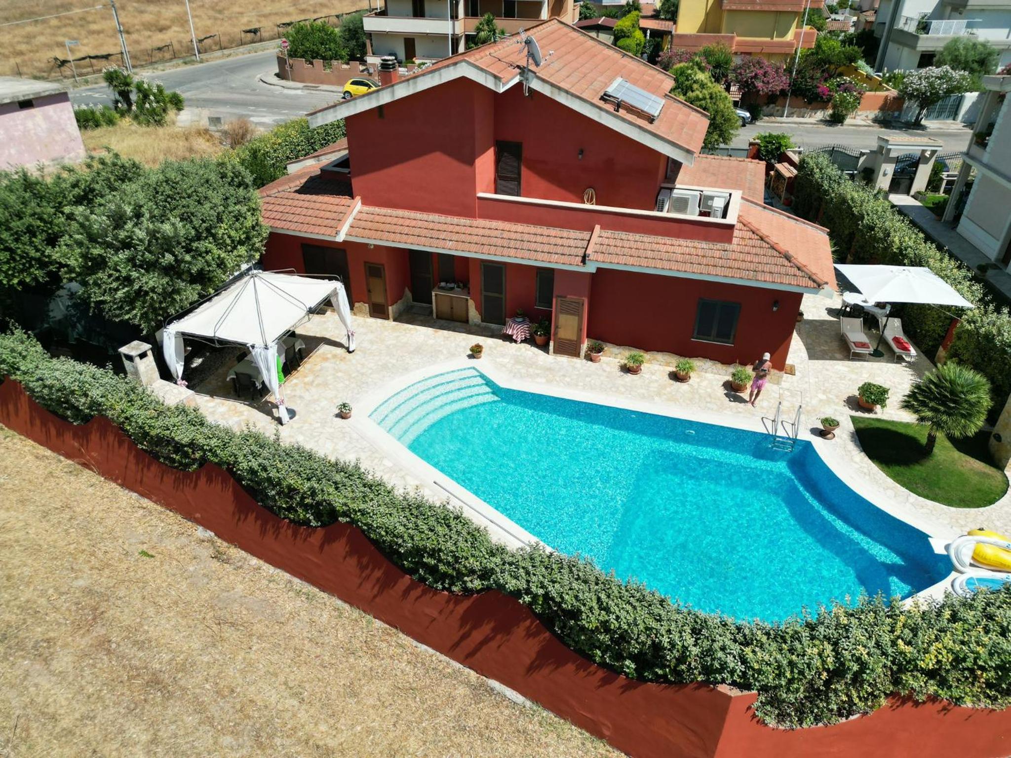 Deluxe Suite with Private Pool photo 2