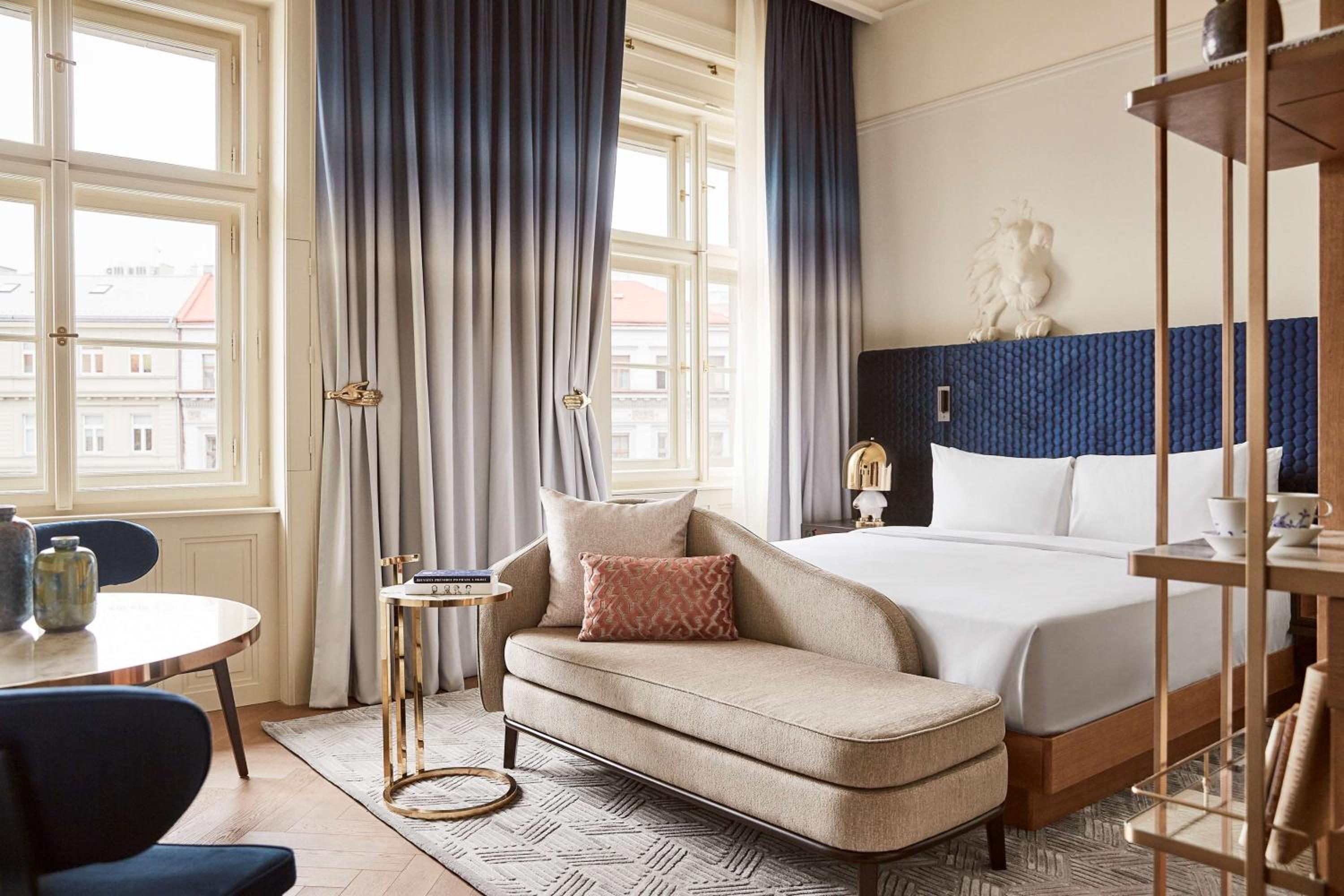 Deluxe King Room