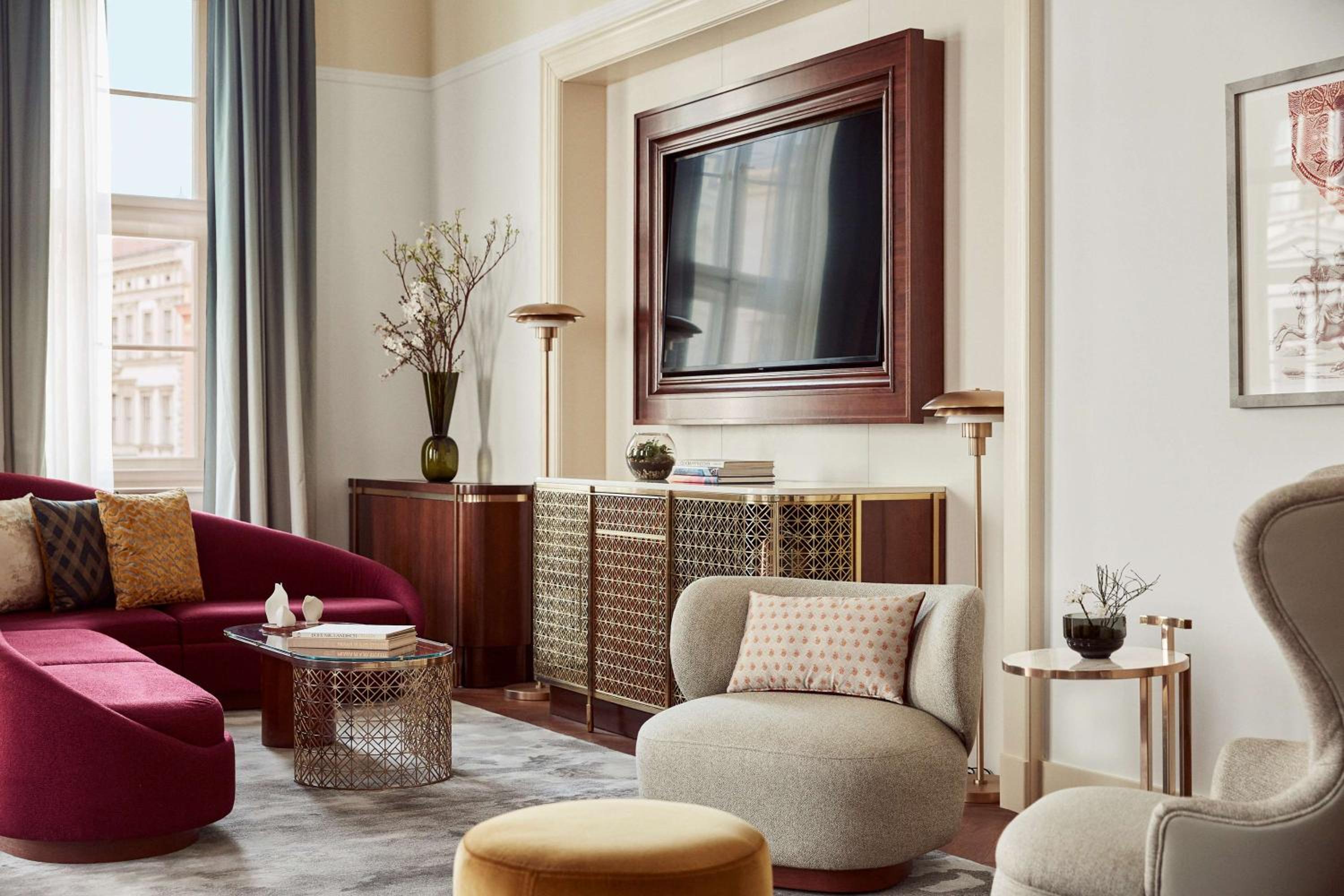 Wintergarden Adina Suite
