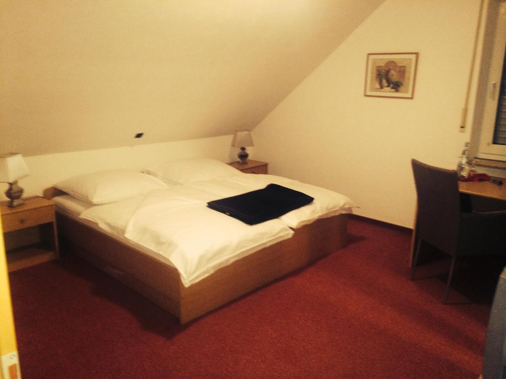 Double Room - Photo 4