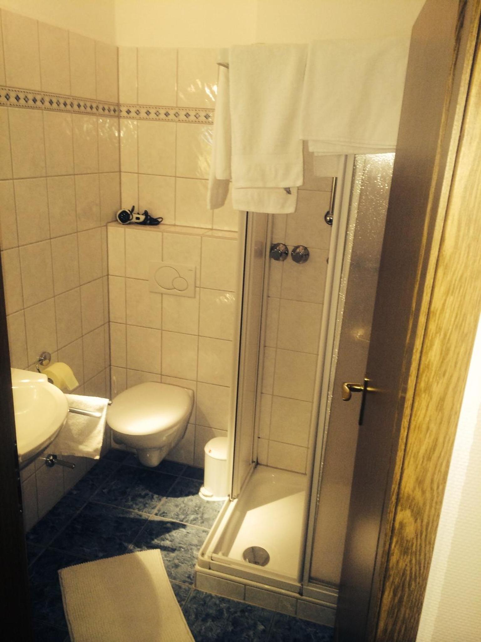 Double Room - Photo 6