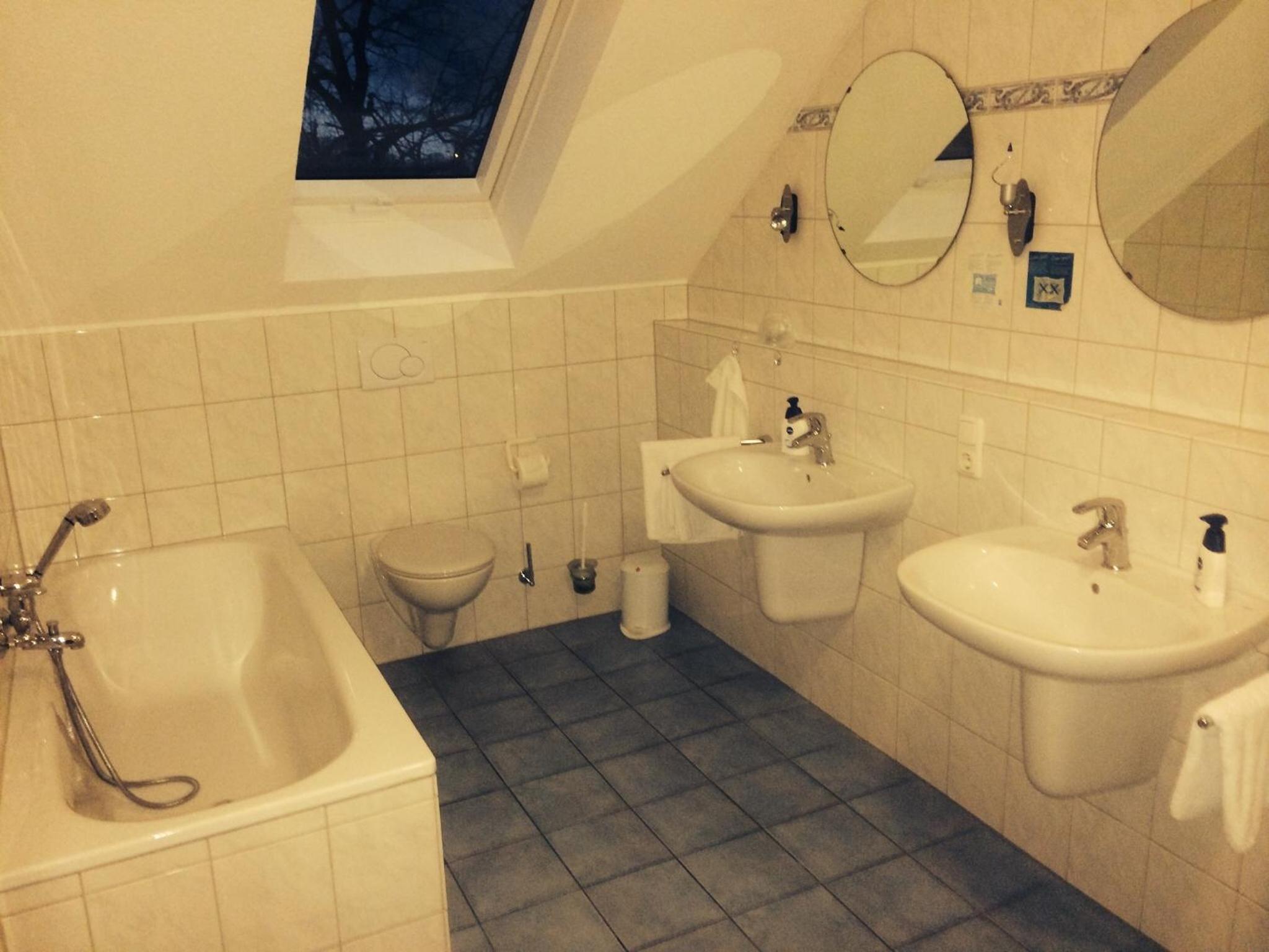 Suite - Photo 3