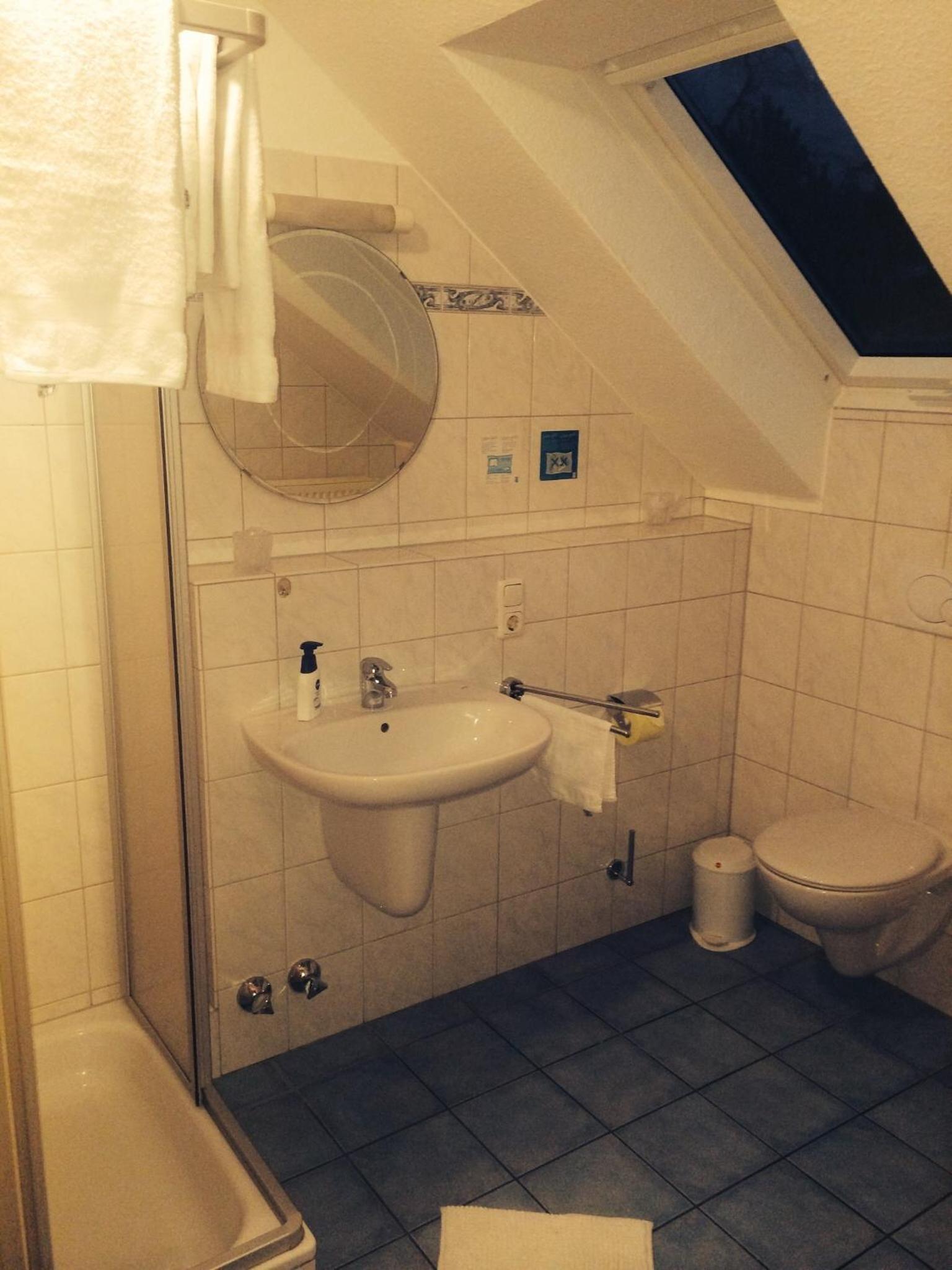 Double Room - Photo 7