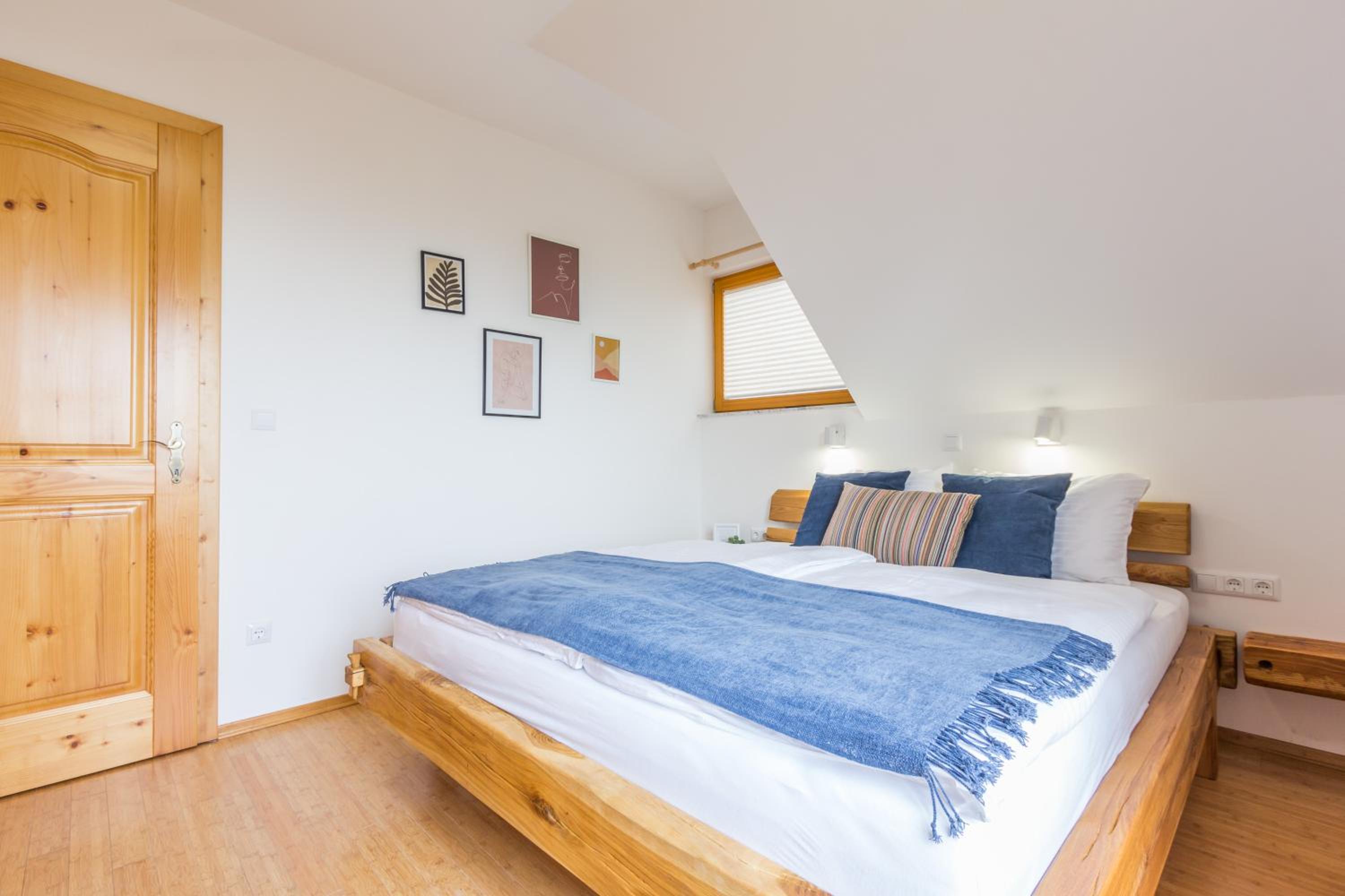 Deluxe Double Room with Balcony - Photo 2