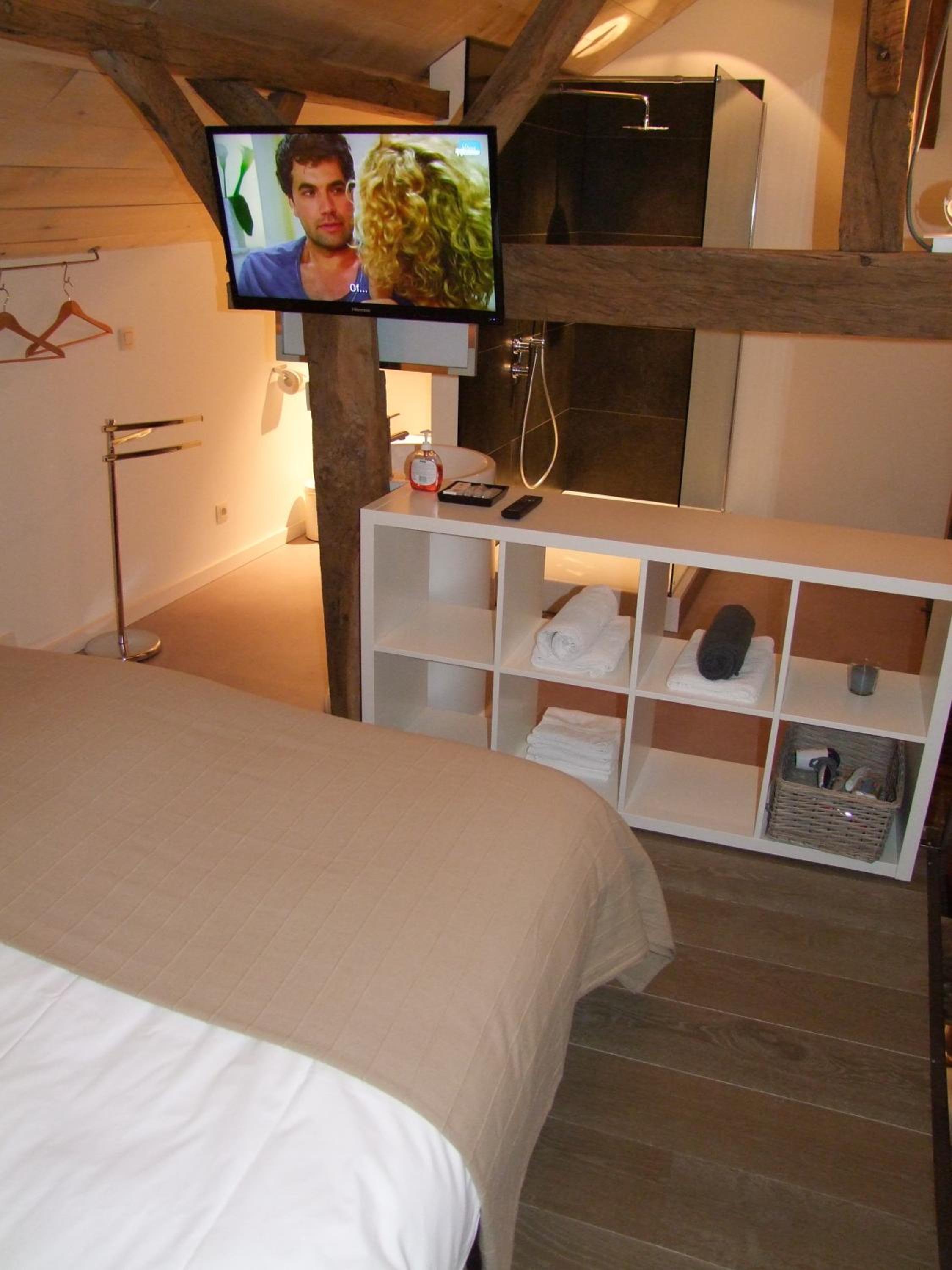 Two-Bedroom House photo 2