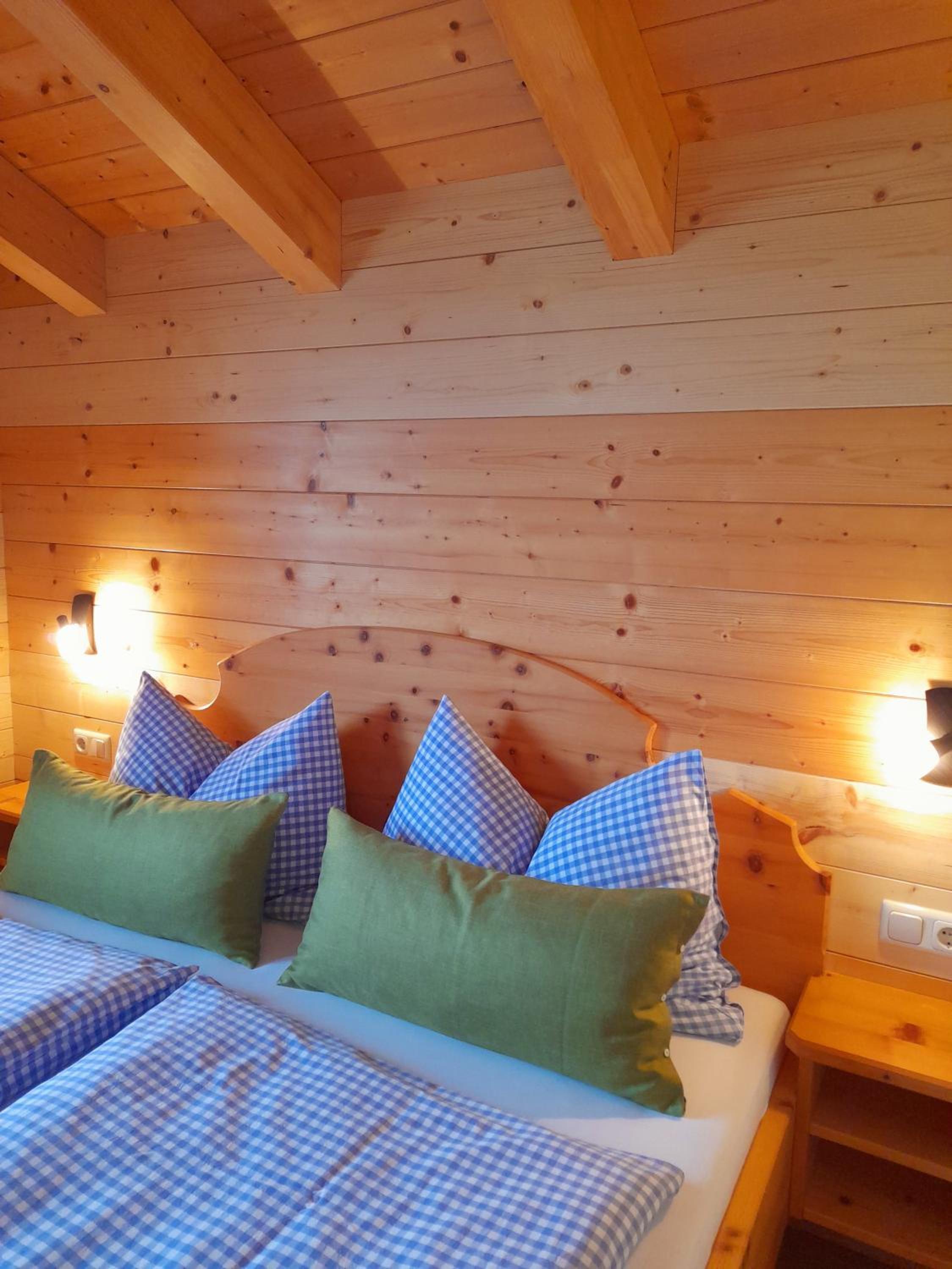 One-Bedroom Apartment with Mountain View photo 1