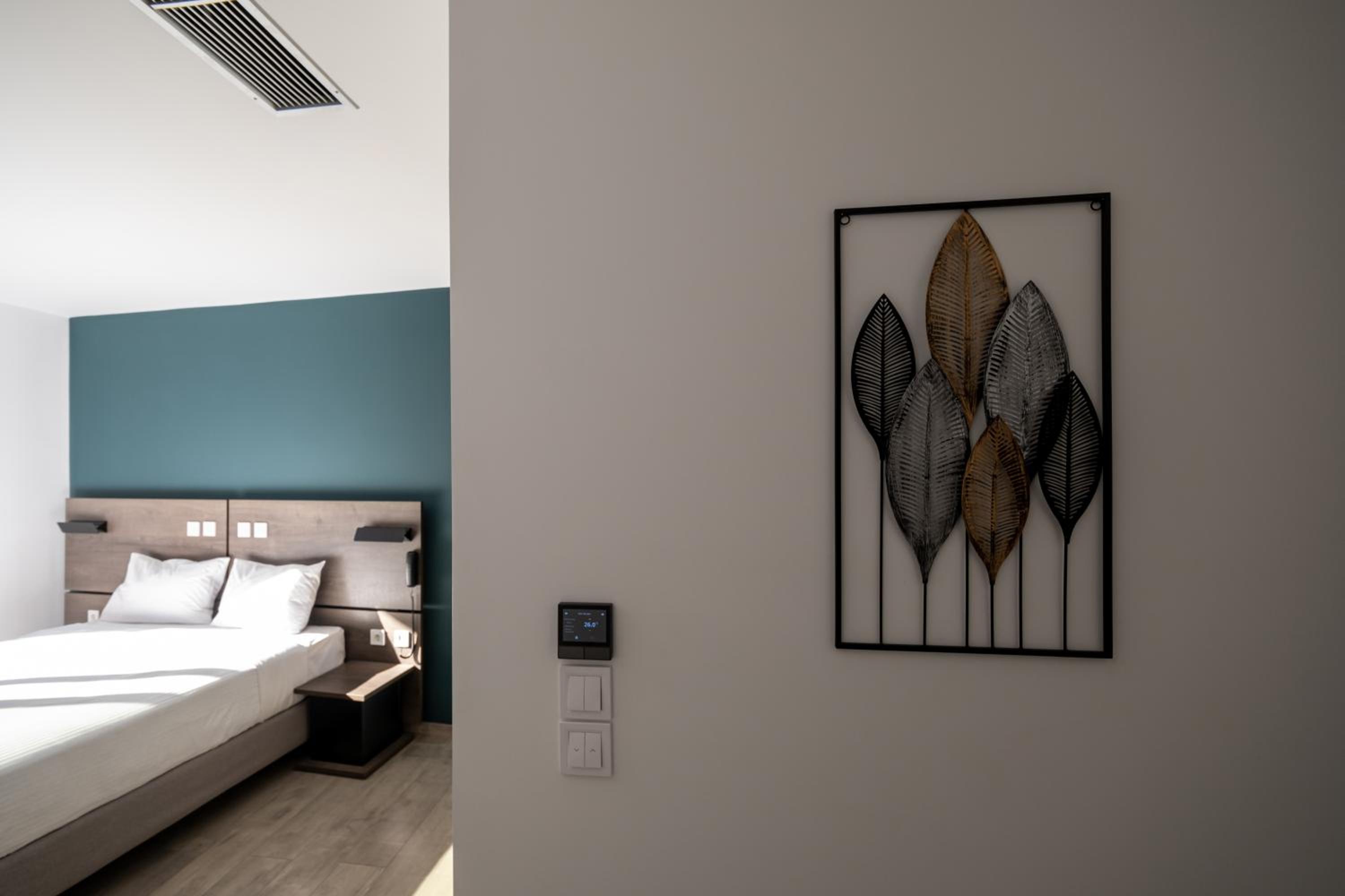 Executive Suite - Photo 21