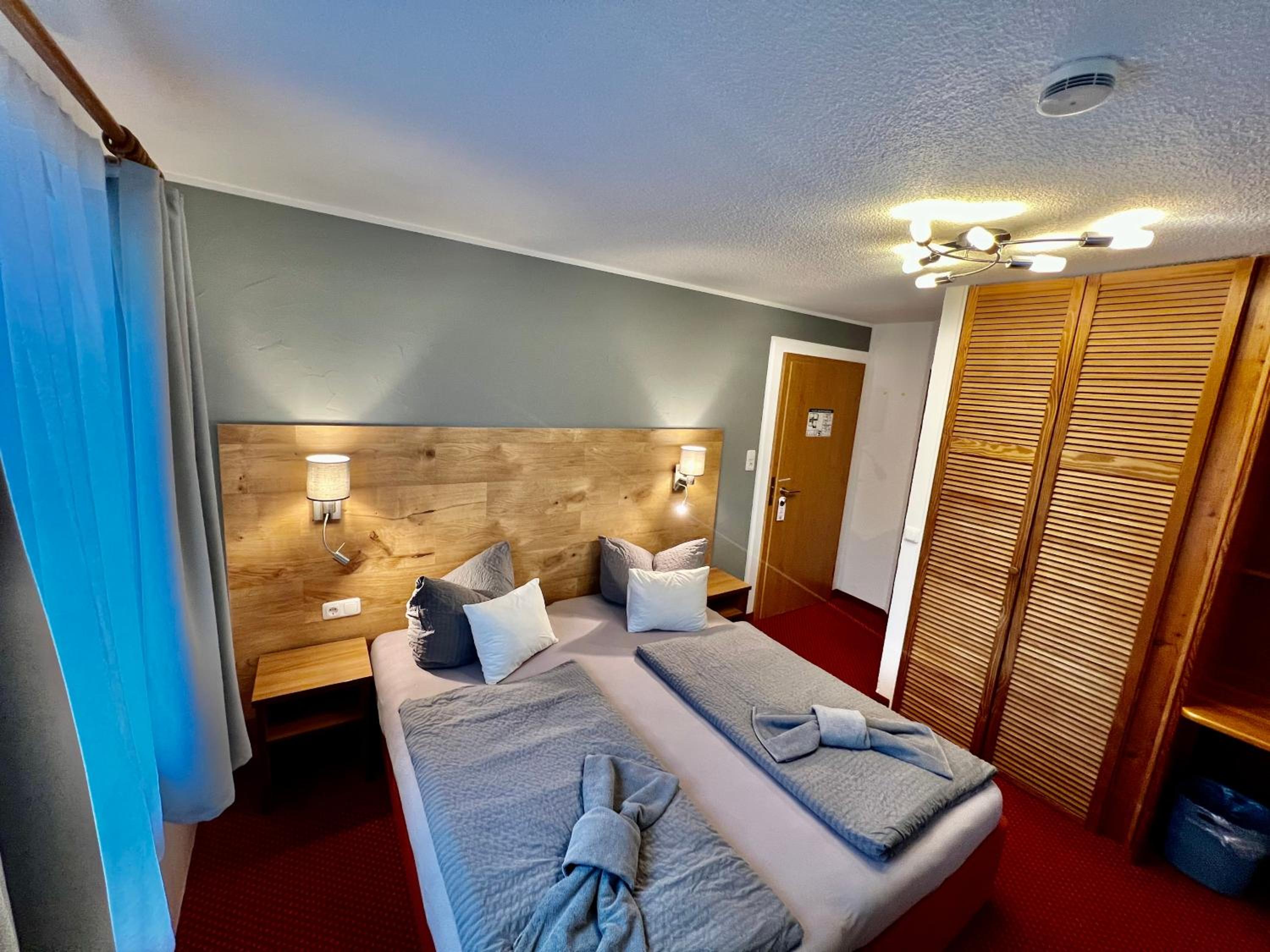 Double Room with extra bed and large Community terrace  - Photo 5