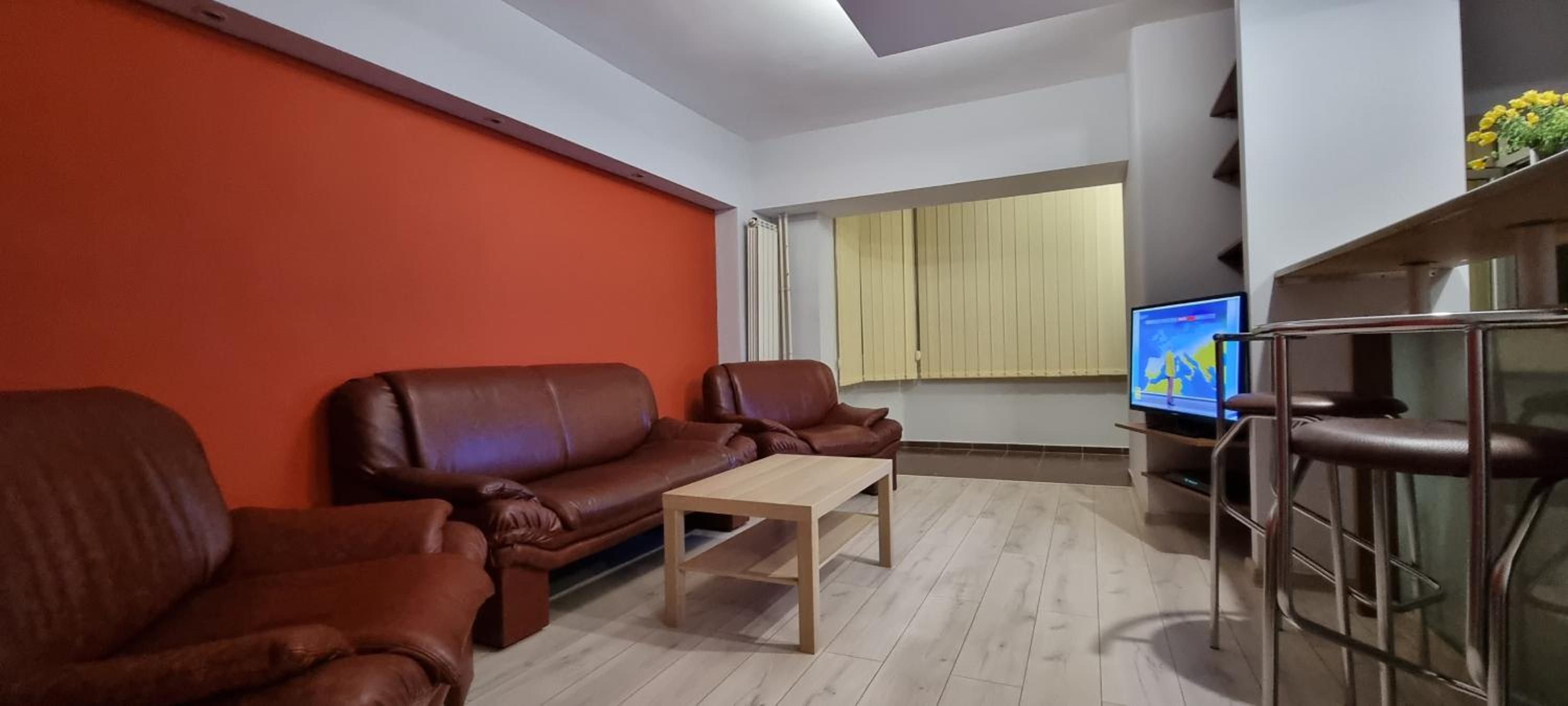 One-Bedroom Apartment photo 1