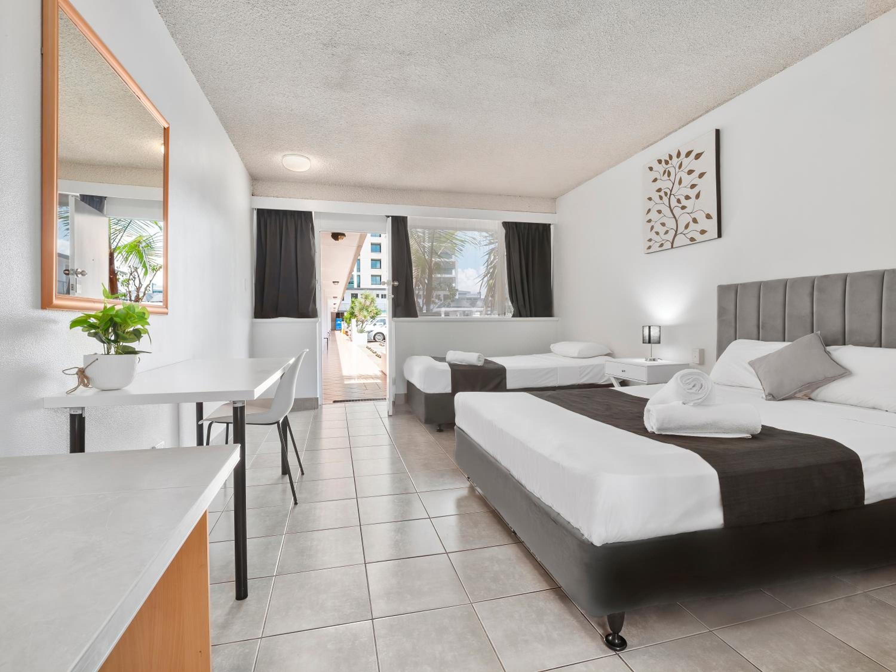Twin Room (Pet Friendly) - Photo 1