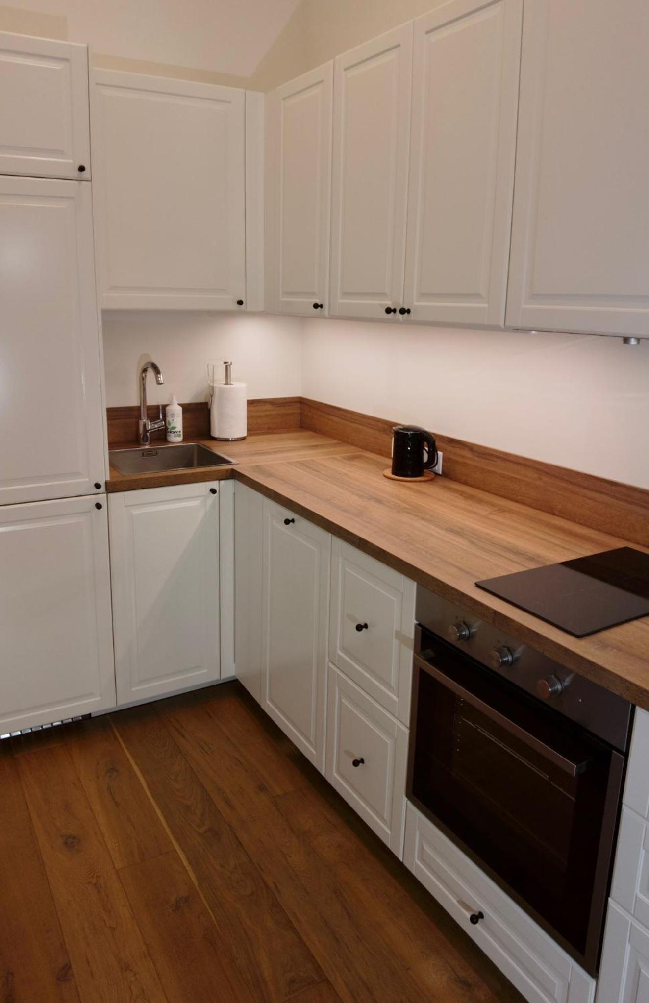 One-Bedroom Apartment - Photo 1