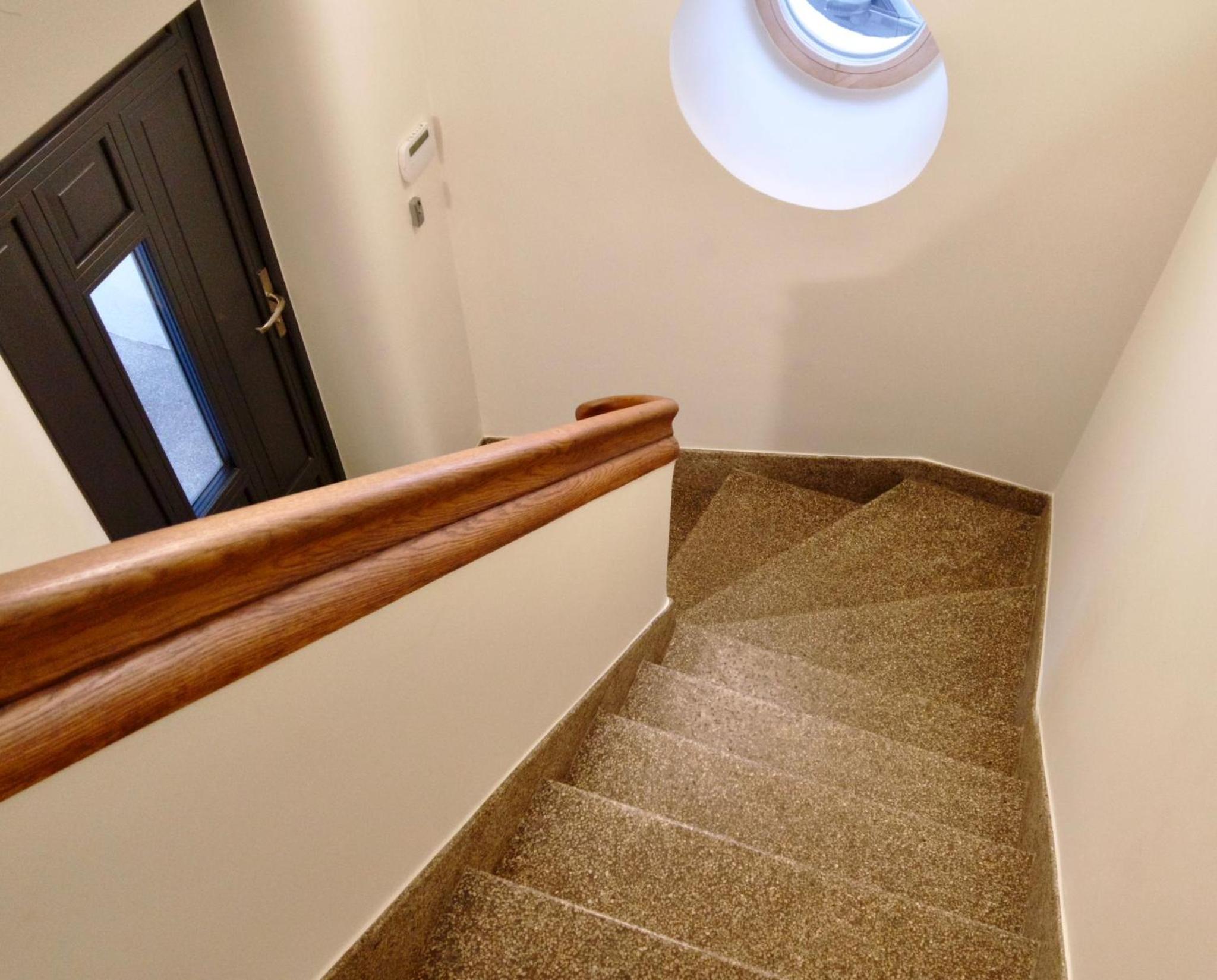 One-Bedroom Apartment - Photo 3
