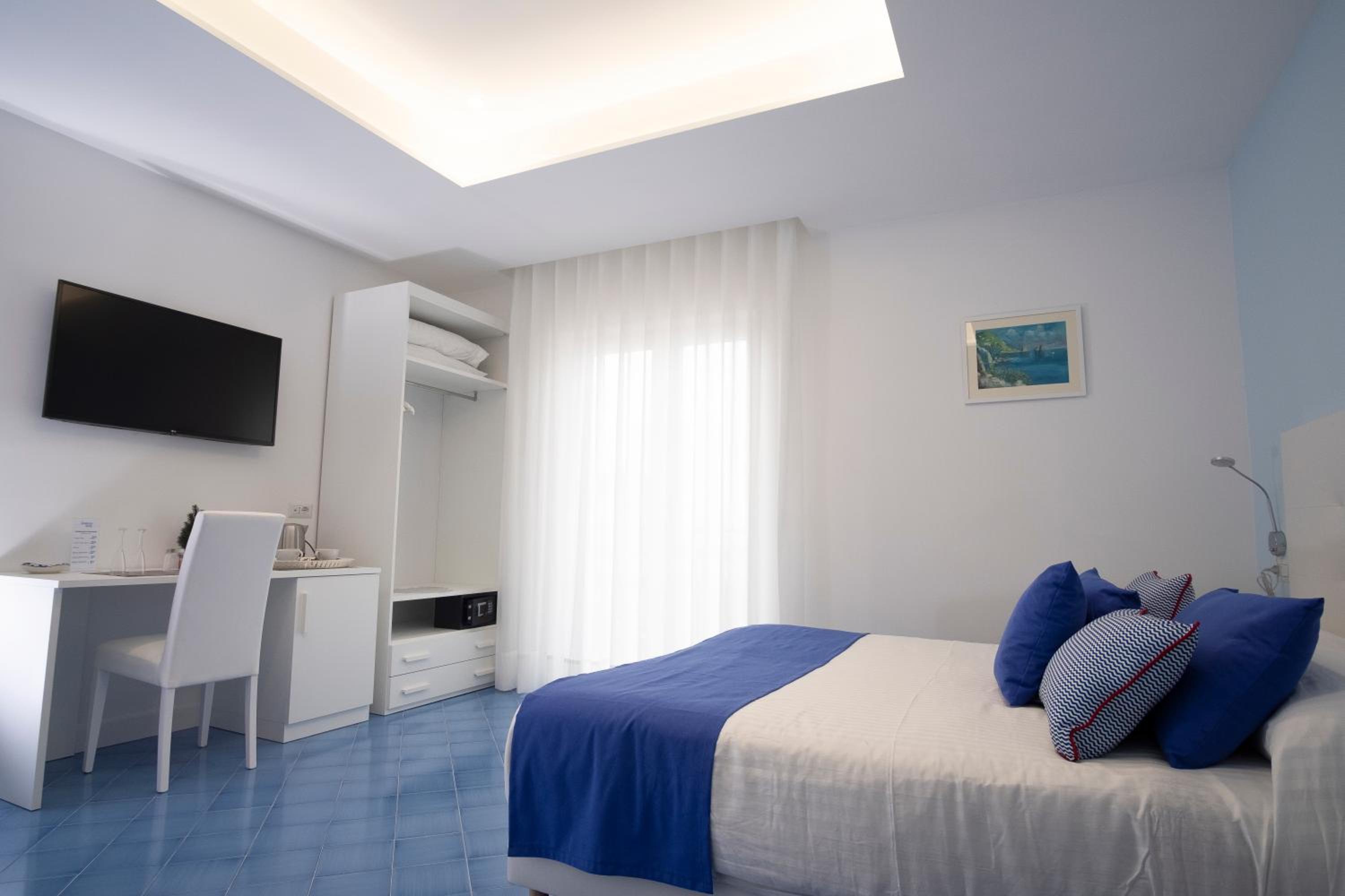 Triple Room with Balcony photo 3