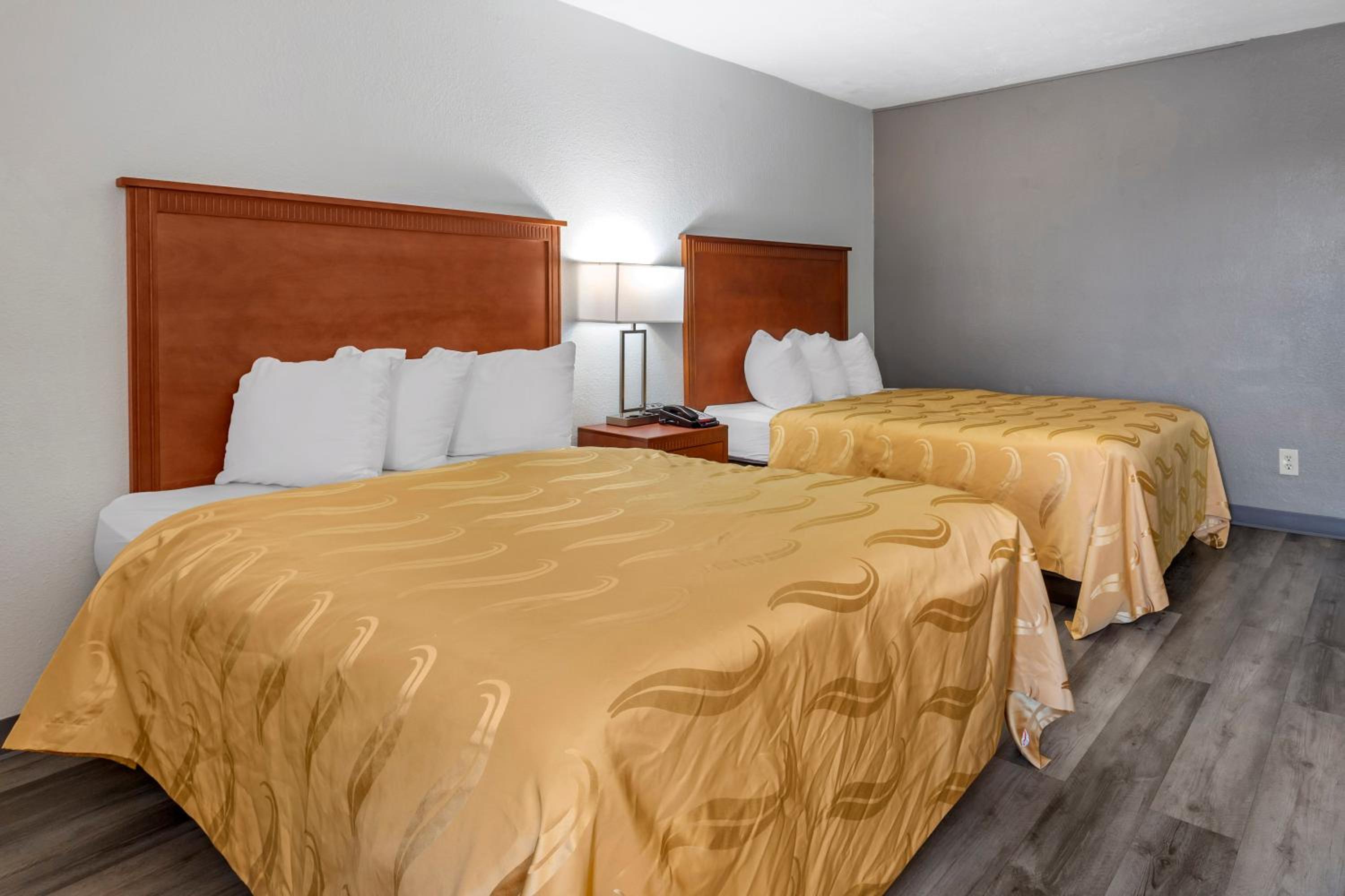 Standard Double Room with Two Double Beds - Non Smoking - Photo 4