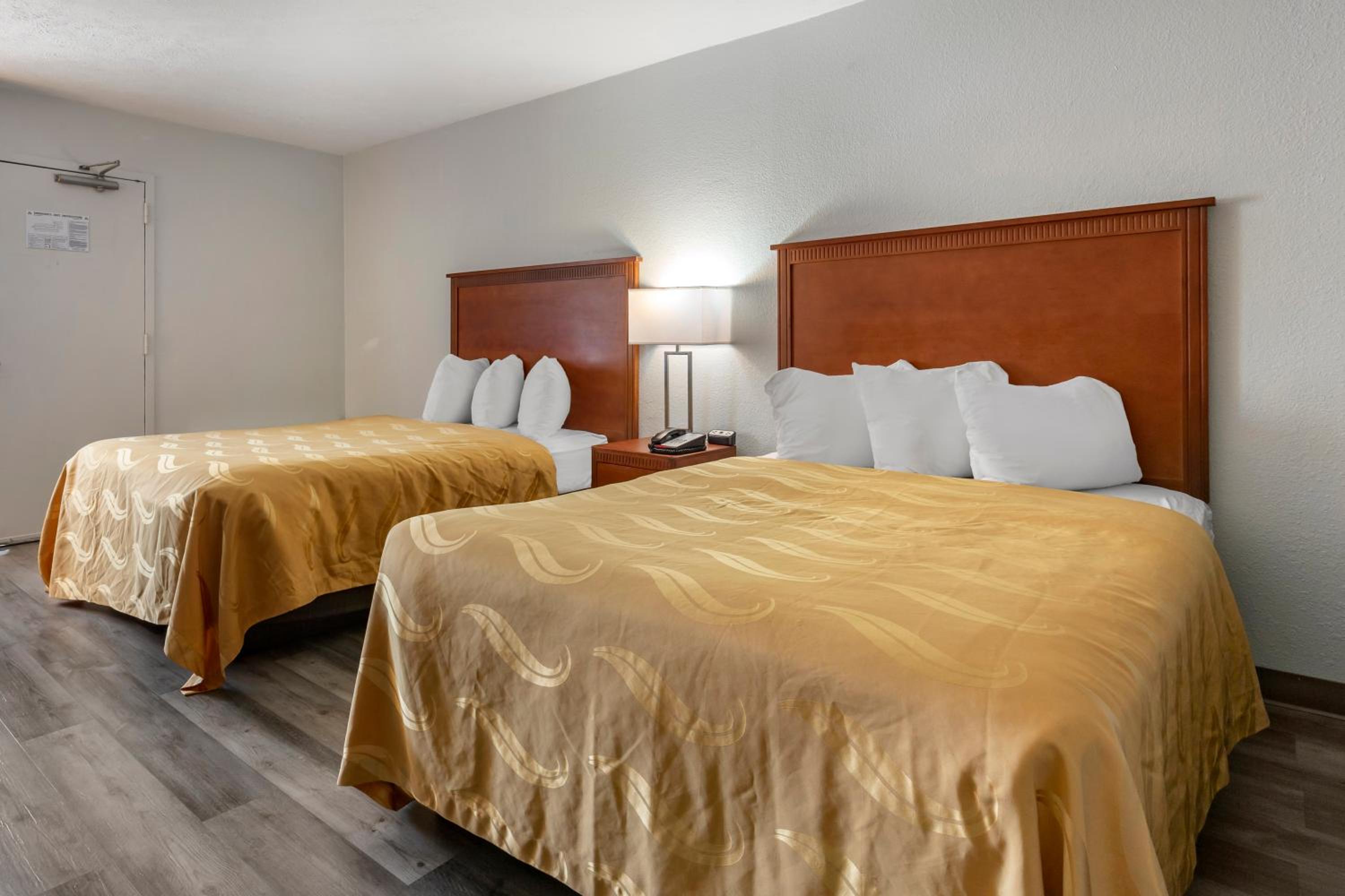 Standard Double Room with Two Double Beds - Non Smoking - Photo 1