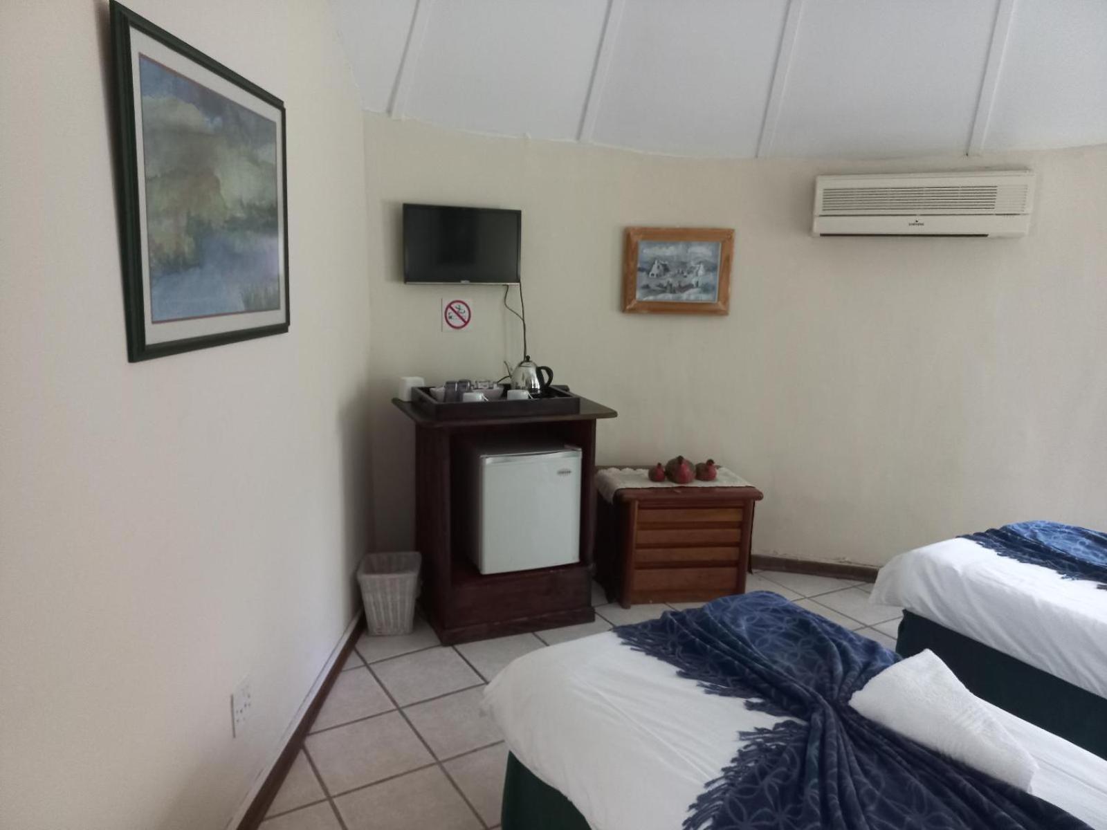 Standard Double or Twin Room with Garden View - Photo 3