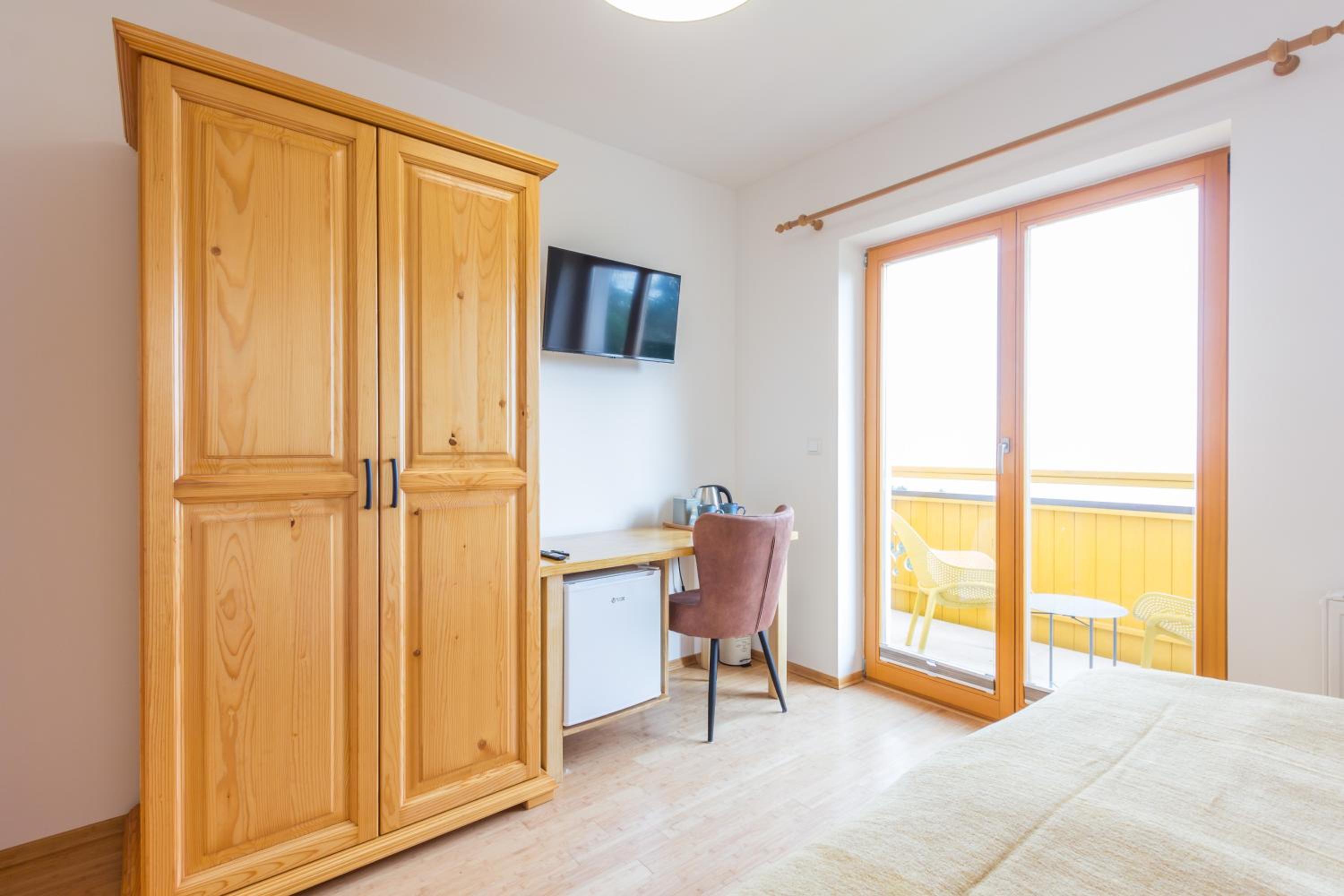 Deluxe Double Room with Balcony photo 2