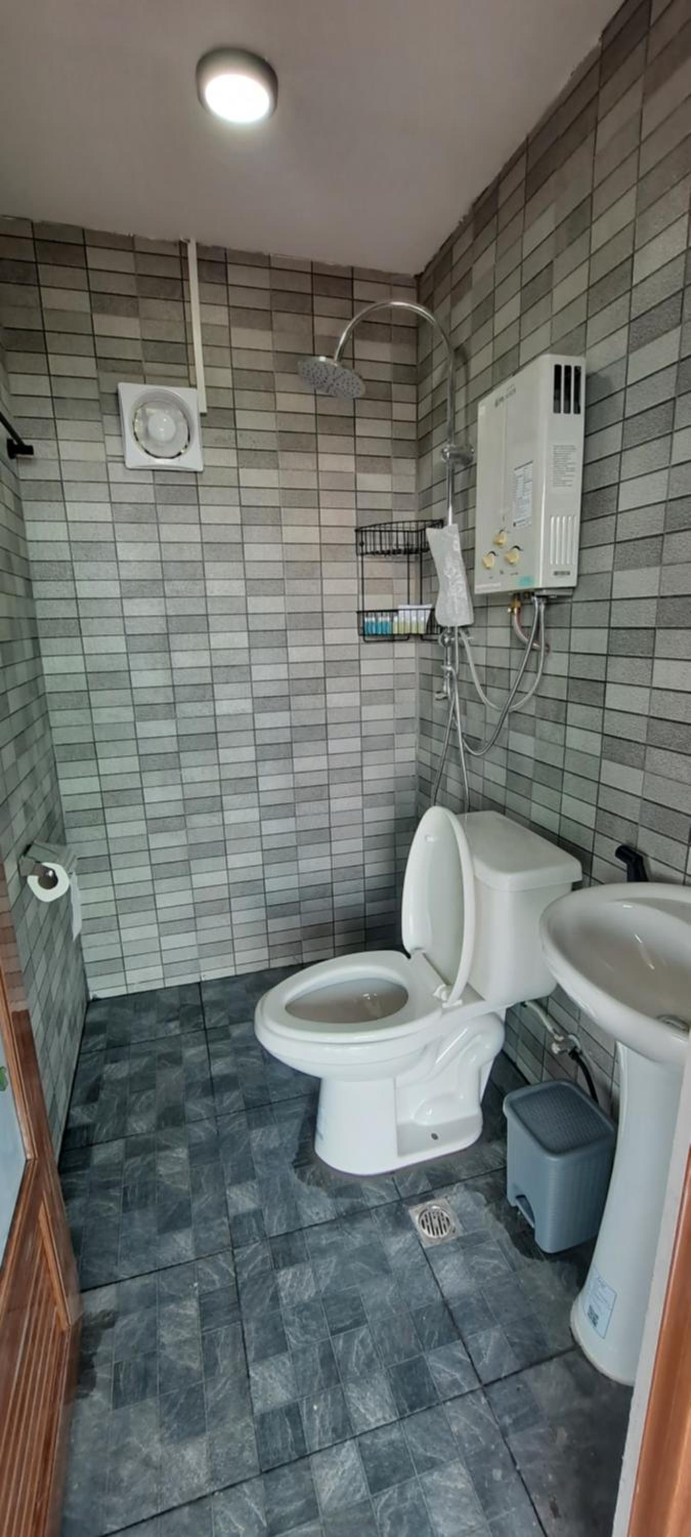 One-Bedroom House - Photo 12