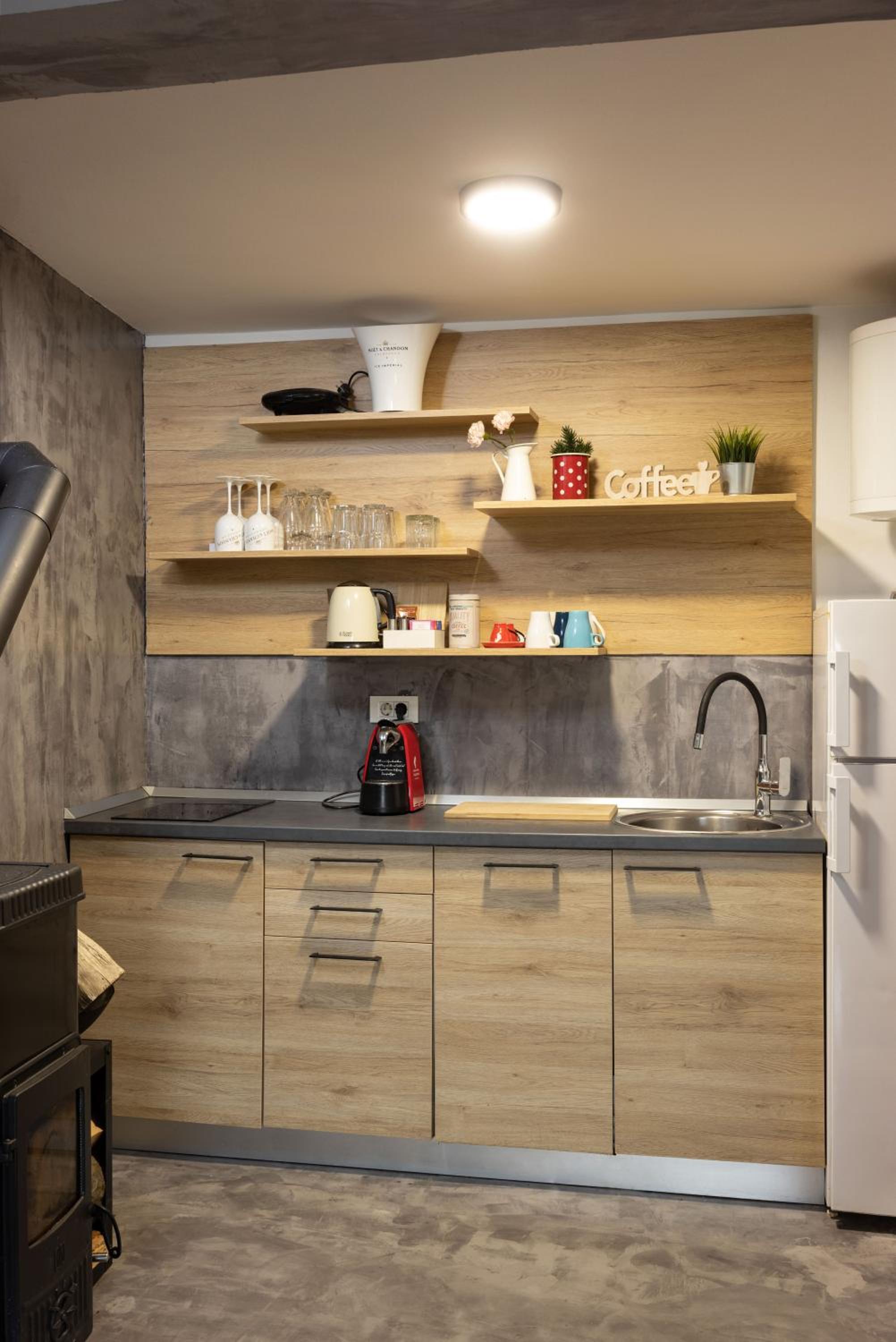 Apartment with Mountain View - Photo 36