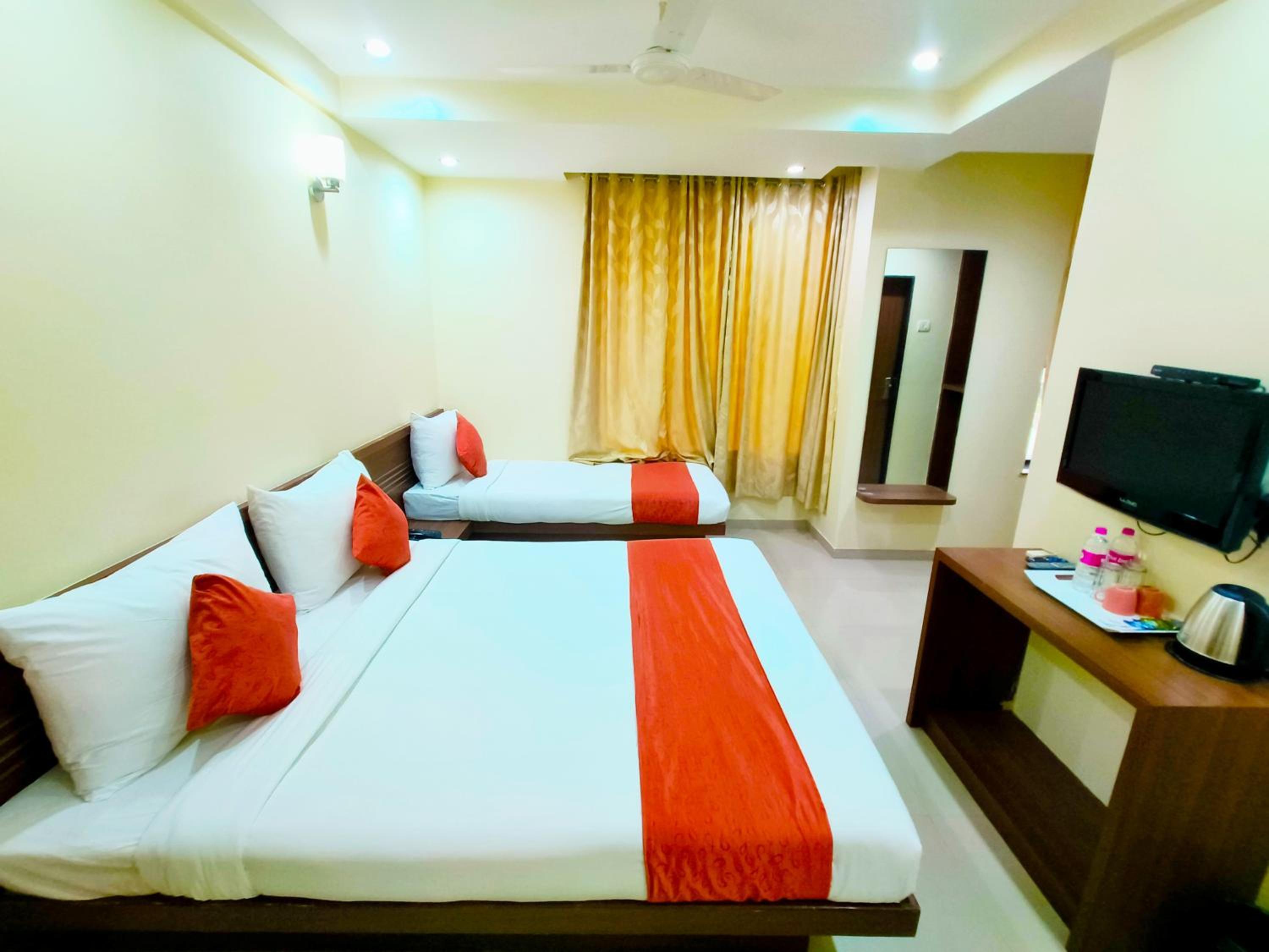 Deluxe Triple Room - Photo 5