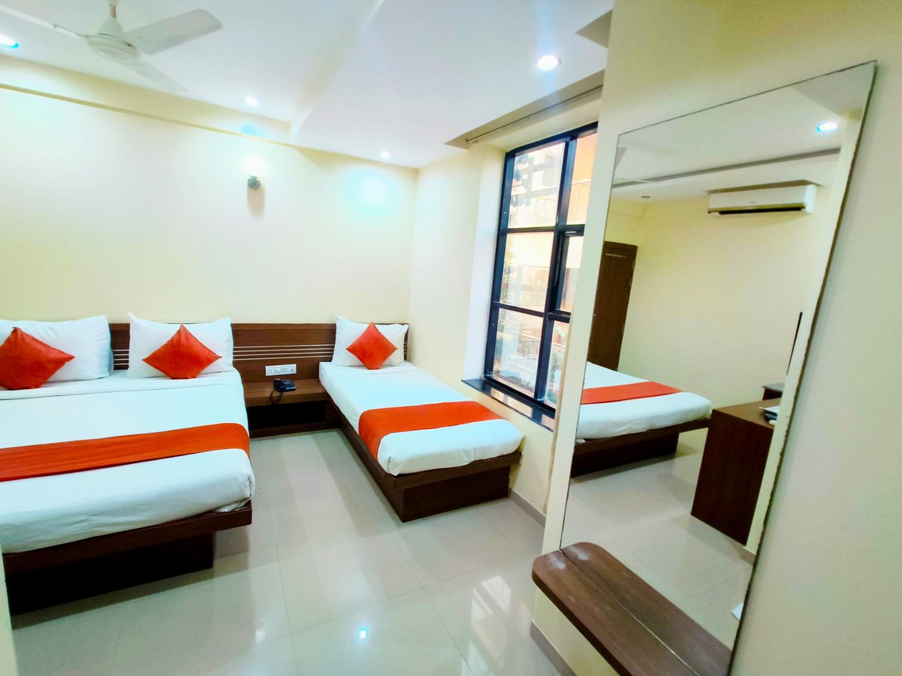 Deluxe Triple Room - Photo 3