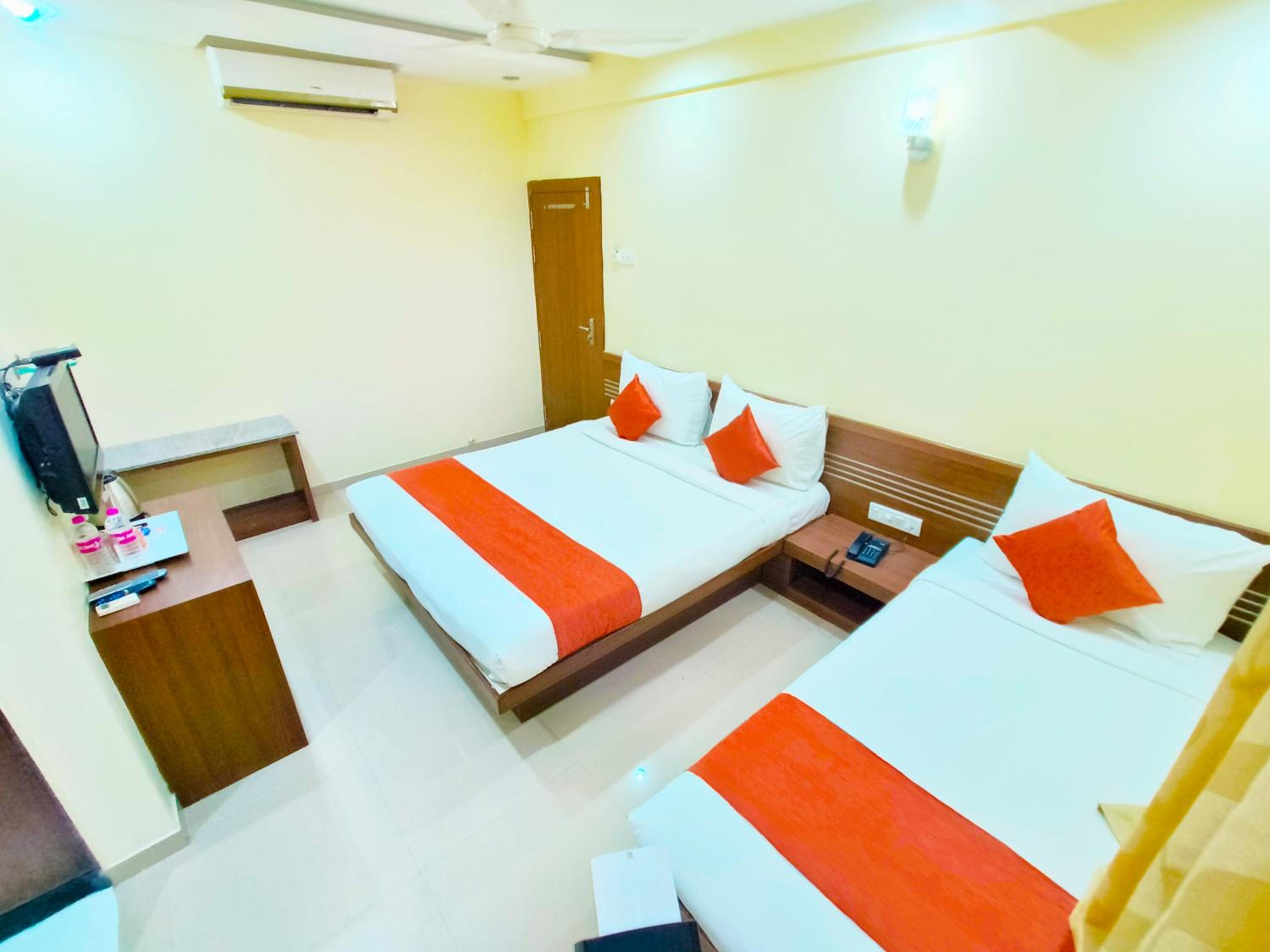 Deluxe Triple Room - Photo 1