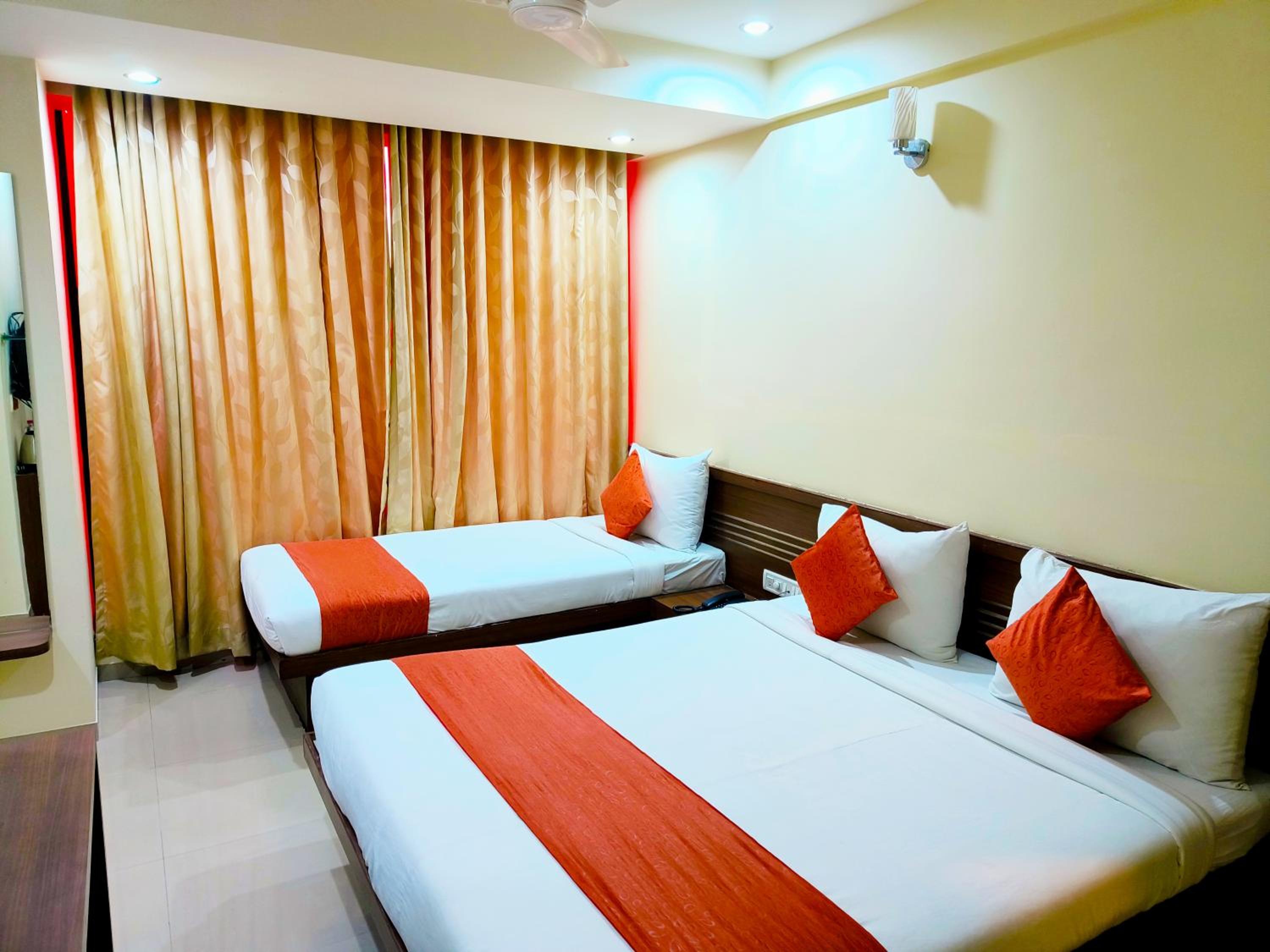 Deluxe Triple Room - Photo 10
