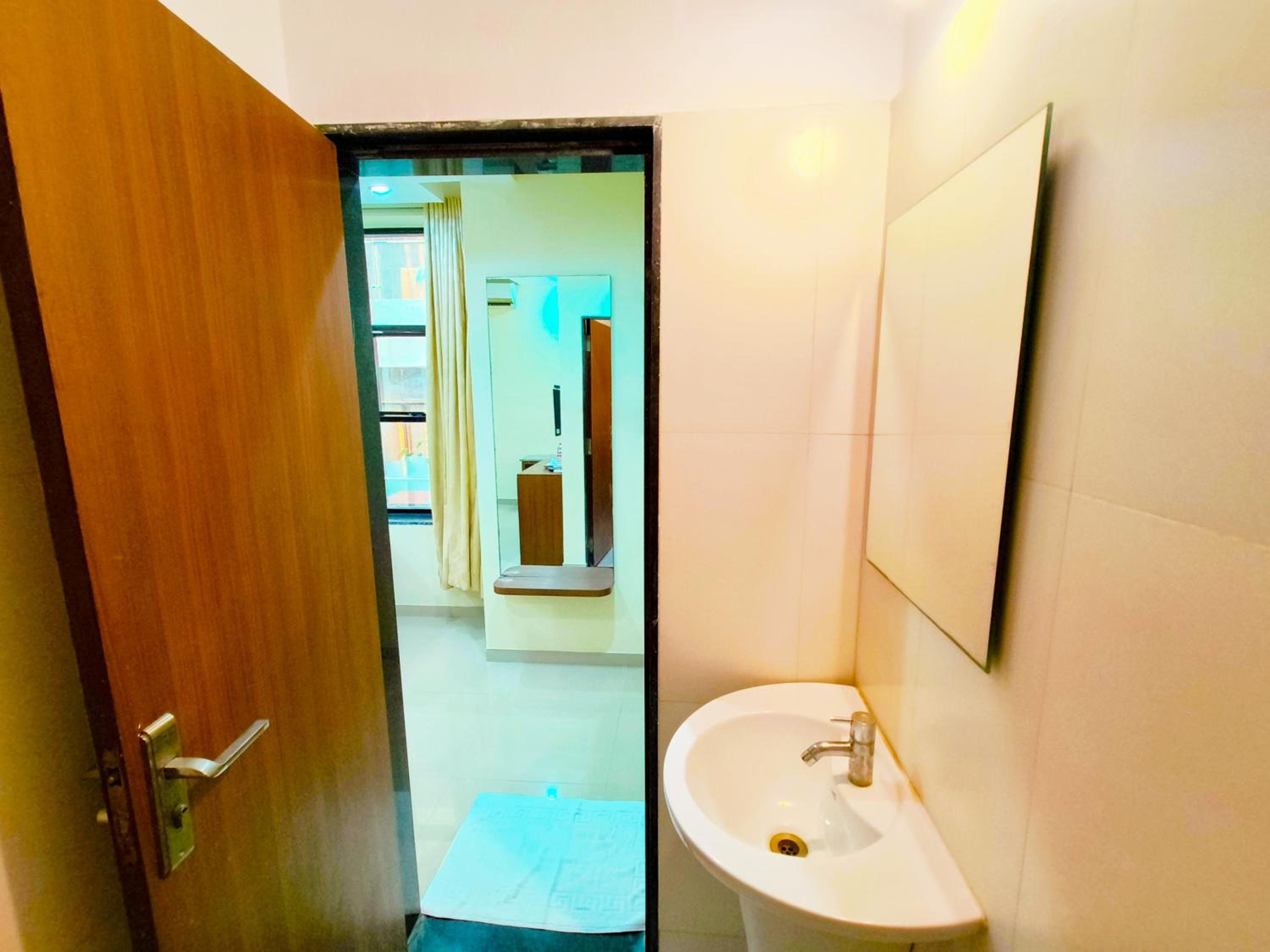 Deluxe Triple Room - Photo 13