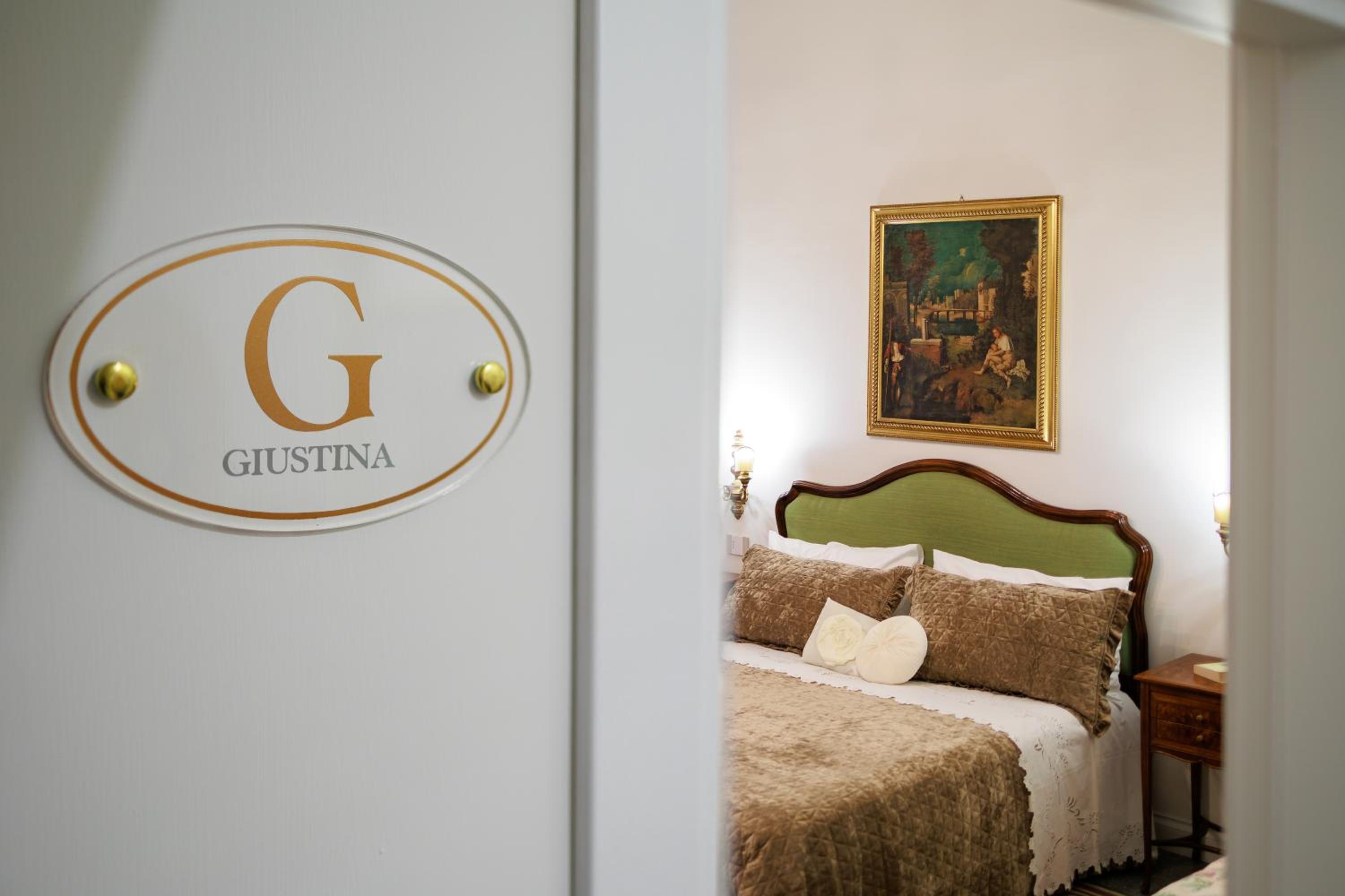 Triple Room with Private External Bathroom - Photo 1