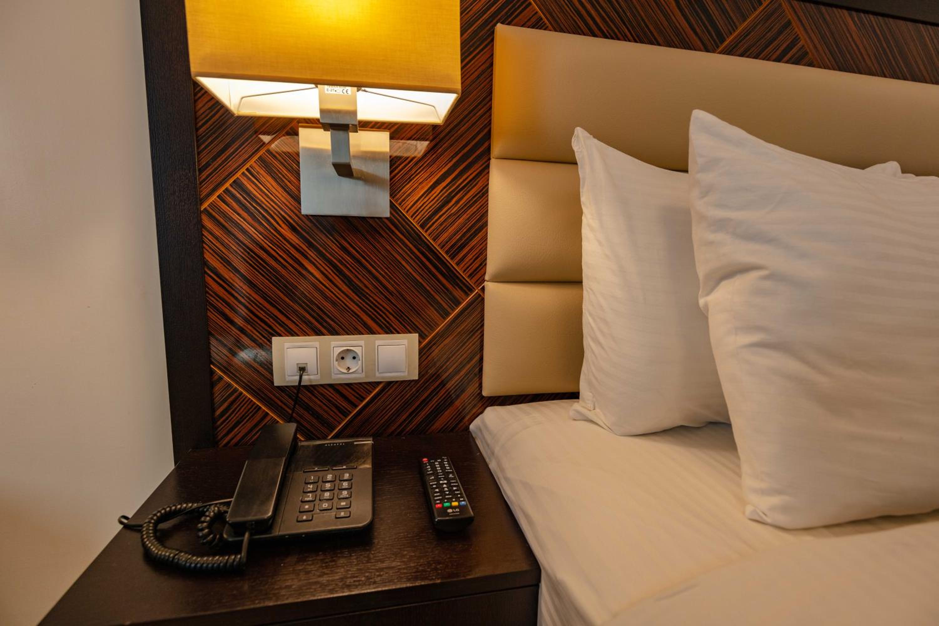 Twin Room - Photo 1