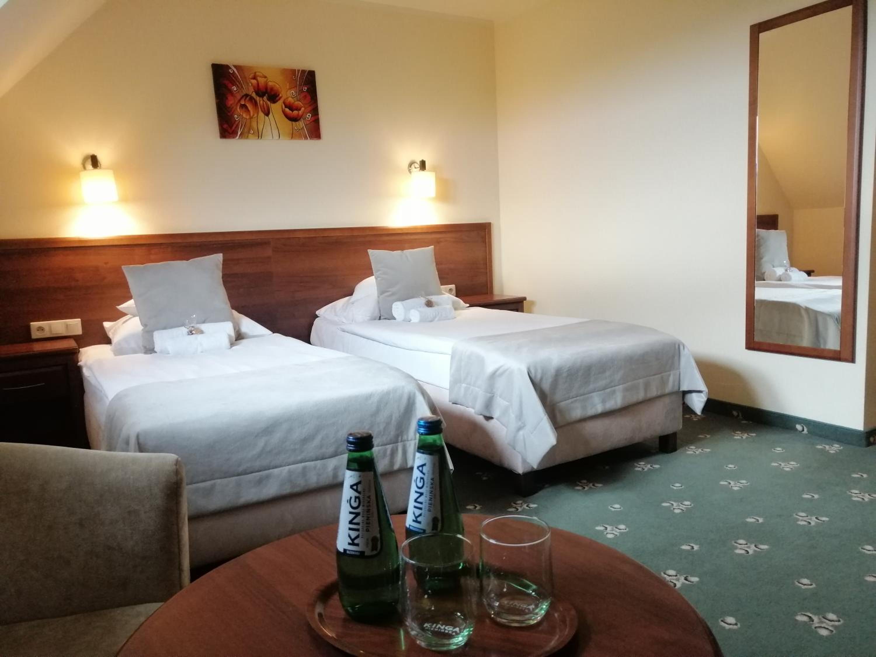 Standard Double or Twin Room - Photo 6
