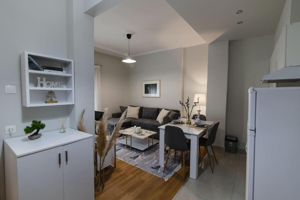 One-Bedroom Apartment photo 2