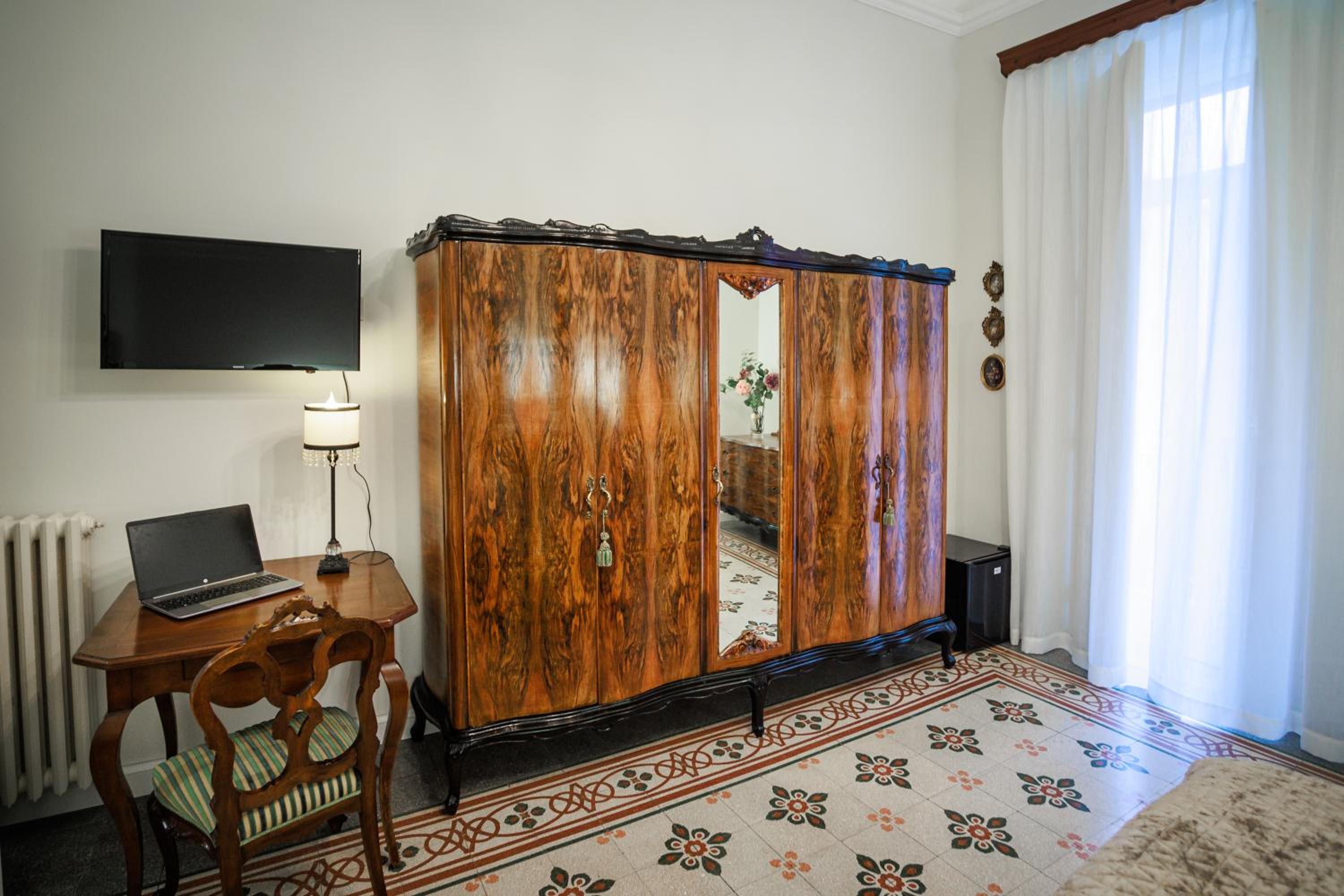 Triple Room with Private External Bathroom - Photo 2