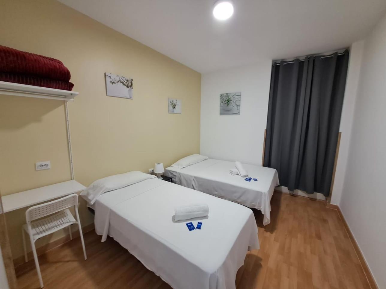 Triple Room with Shared Bathroom photo 2