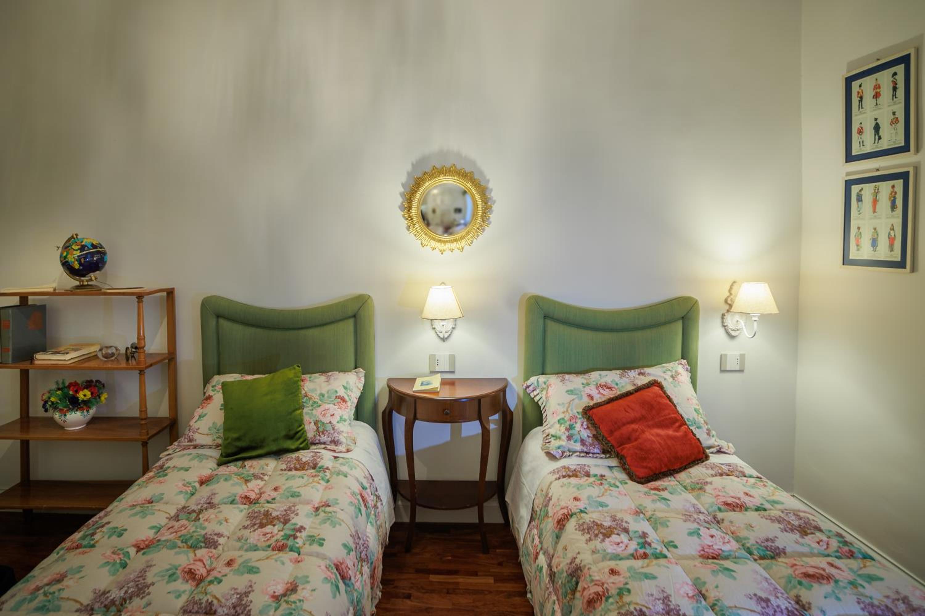 Double or Twin Room with Private Bathroom - Photo 3
