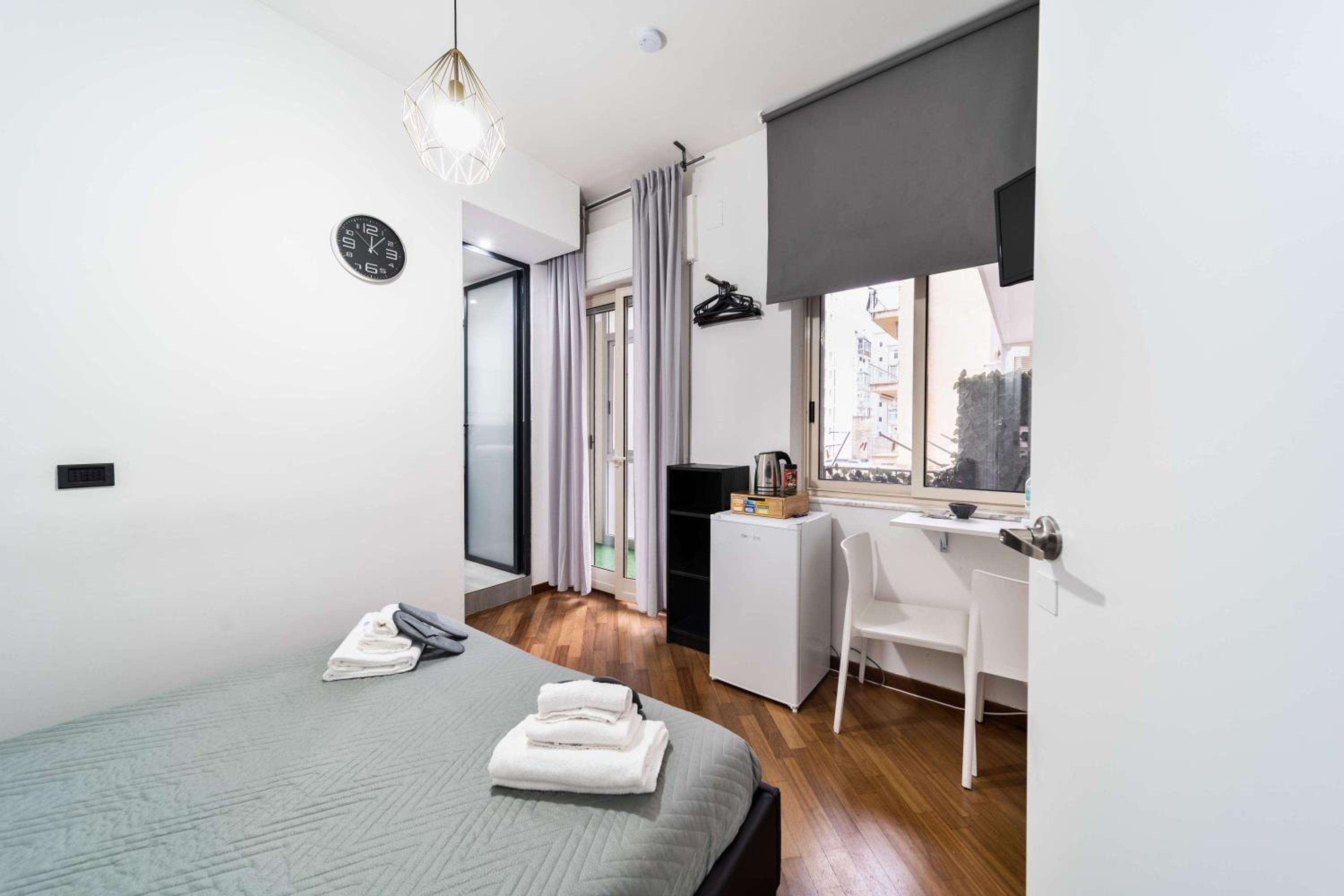 Standard Double Room - Photo 5