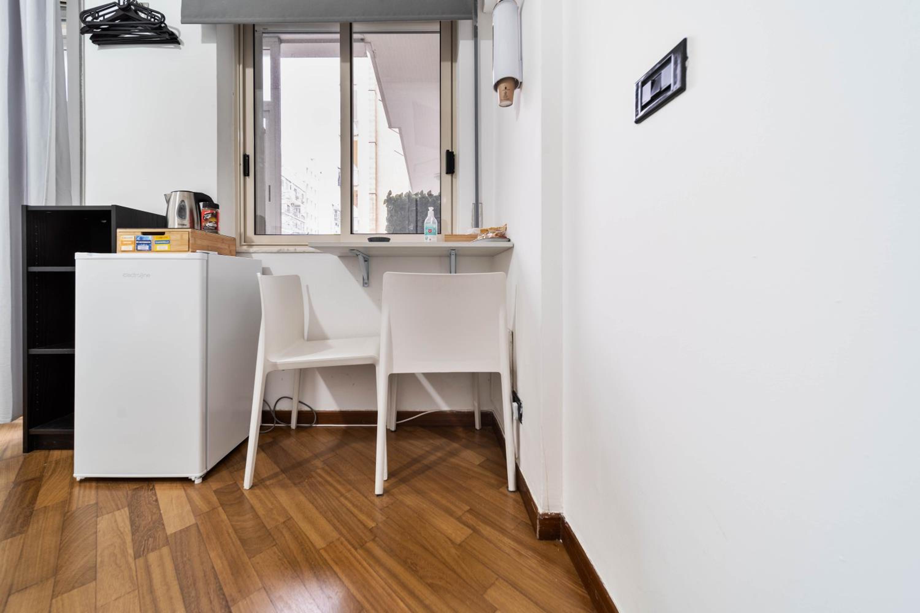 Standard Double Room - Photo 3