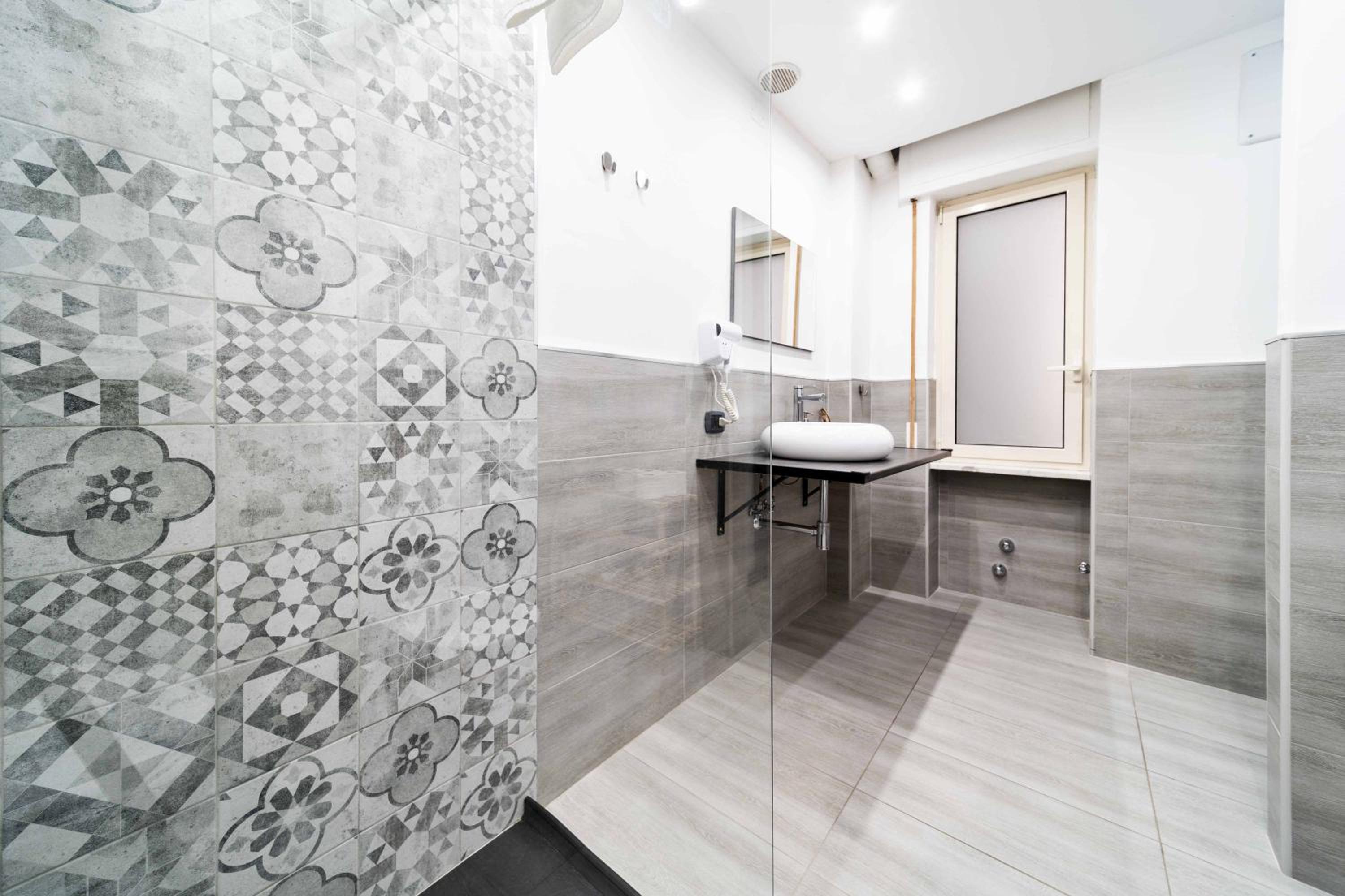 Standard Double Room - Photo 8