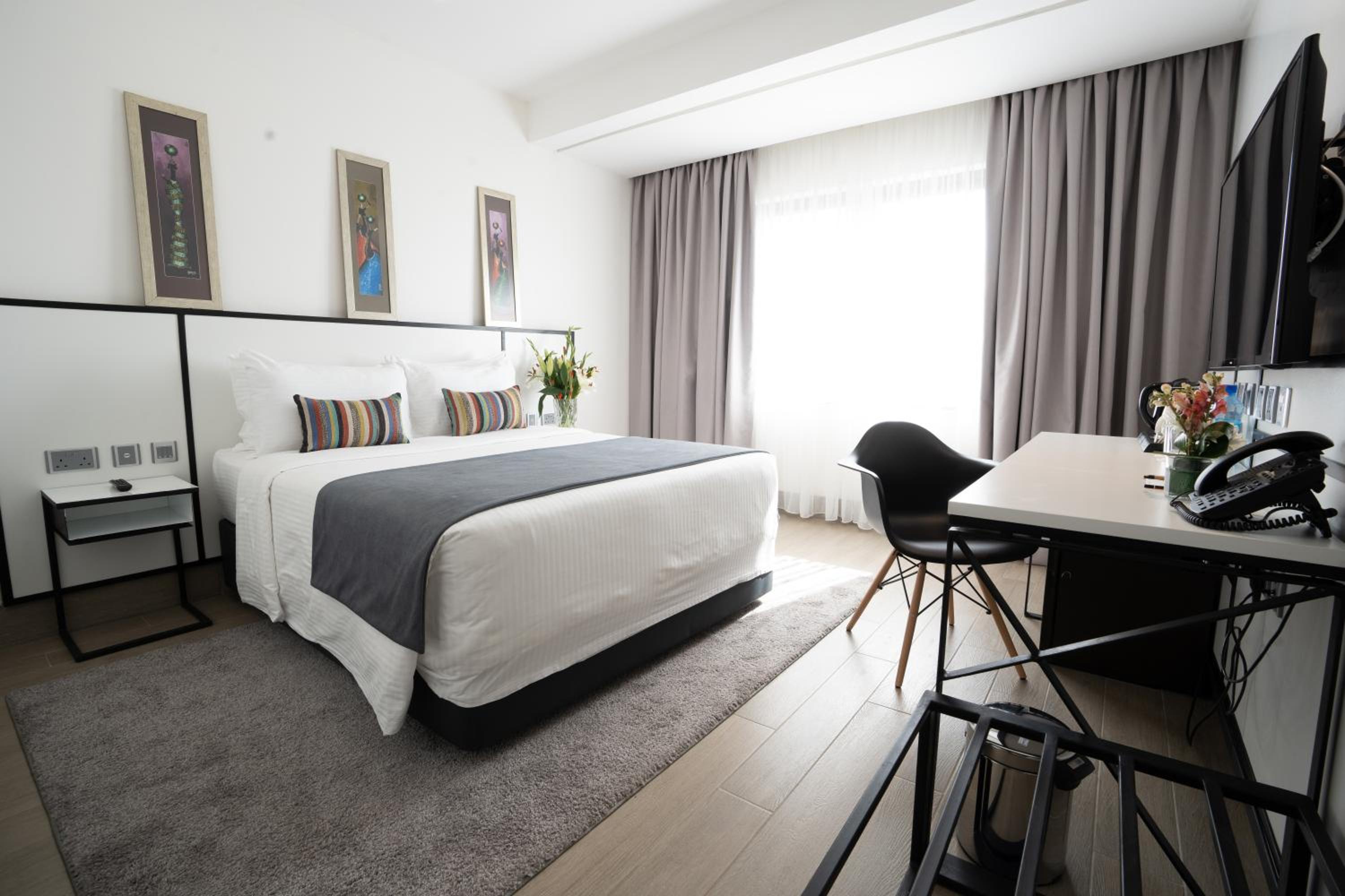 Deluxe Queen Room with View