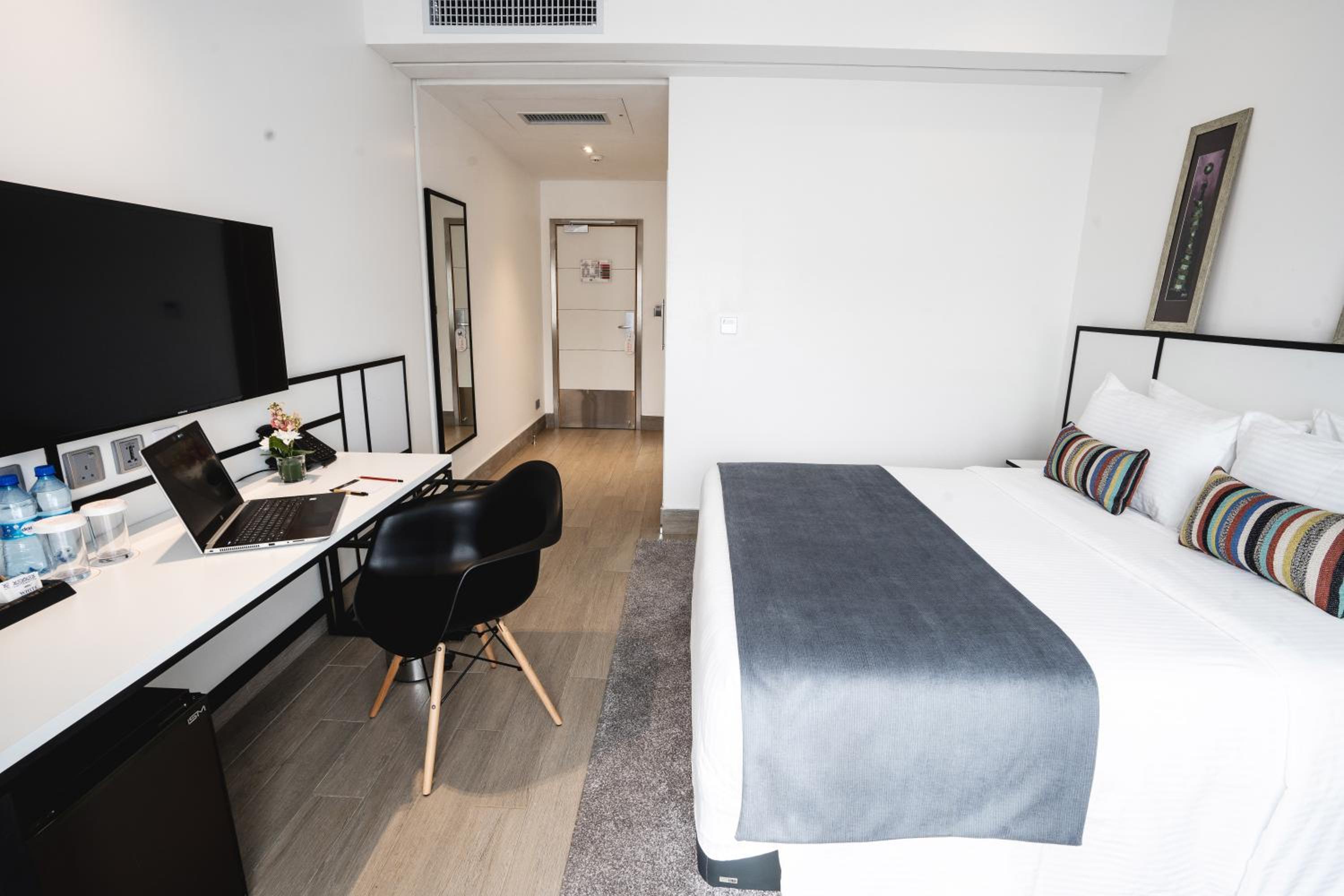 Deluxe Queen Room with View photo 2