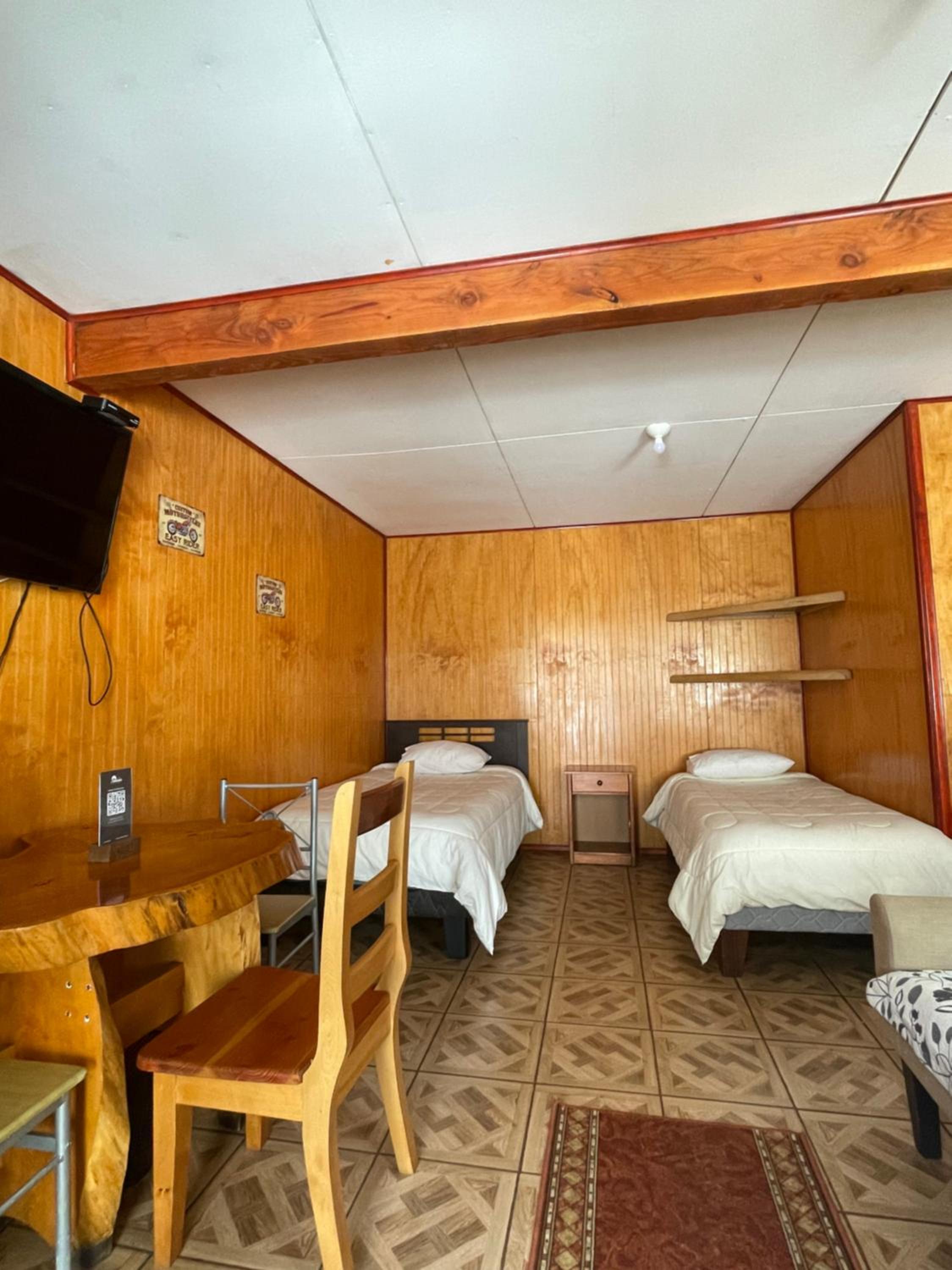 Quadruple Room with Private Bathroom photo 3