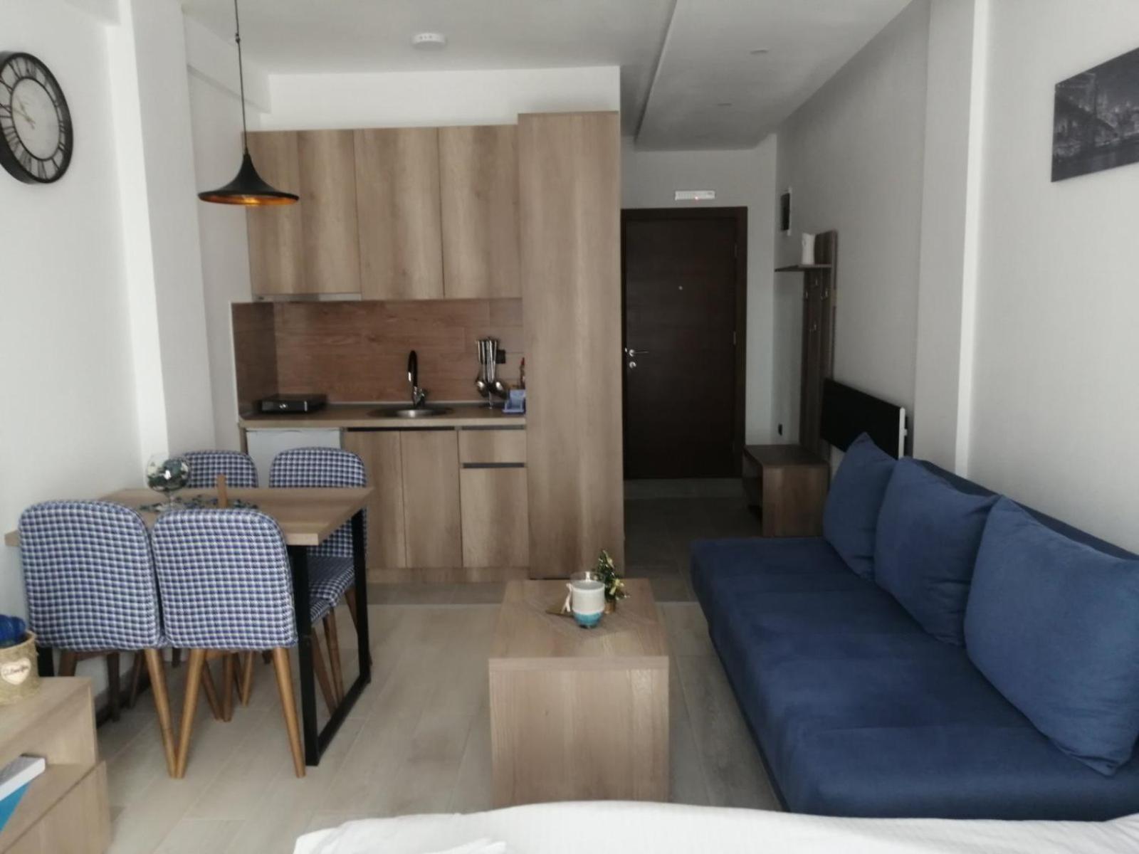 Studio Apartment - Photo 14