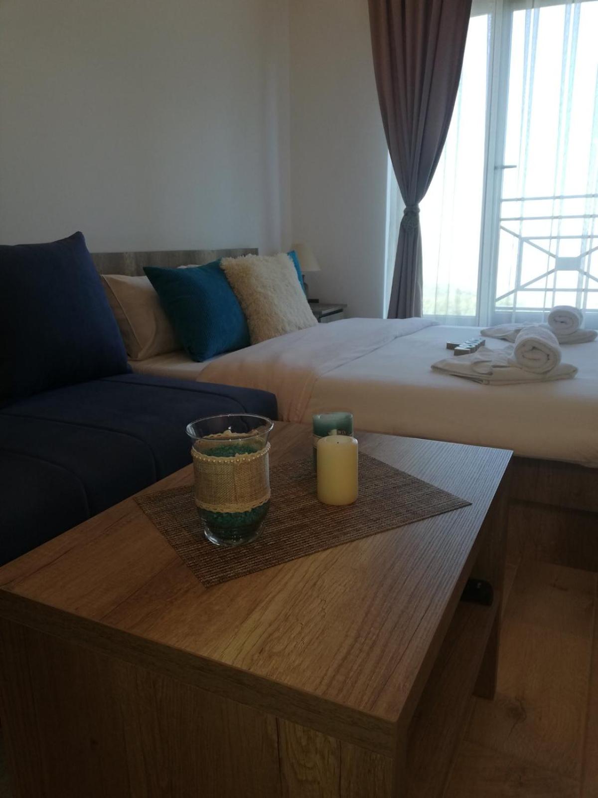 Studio Apartment - Photo 17