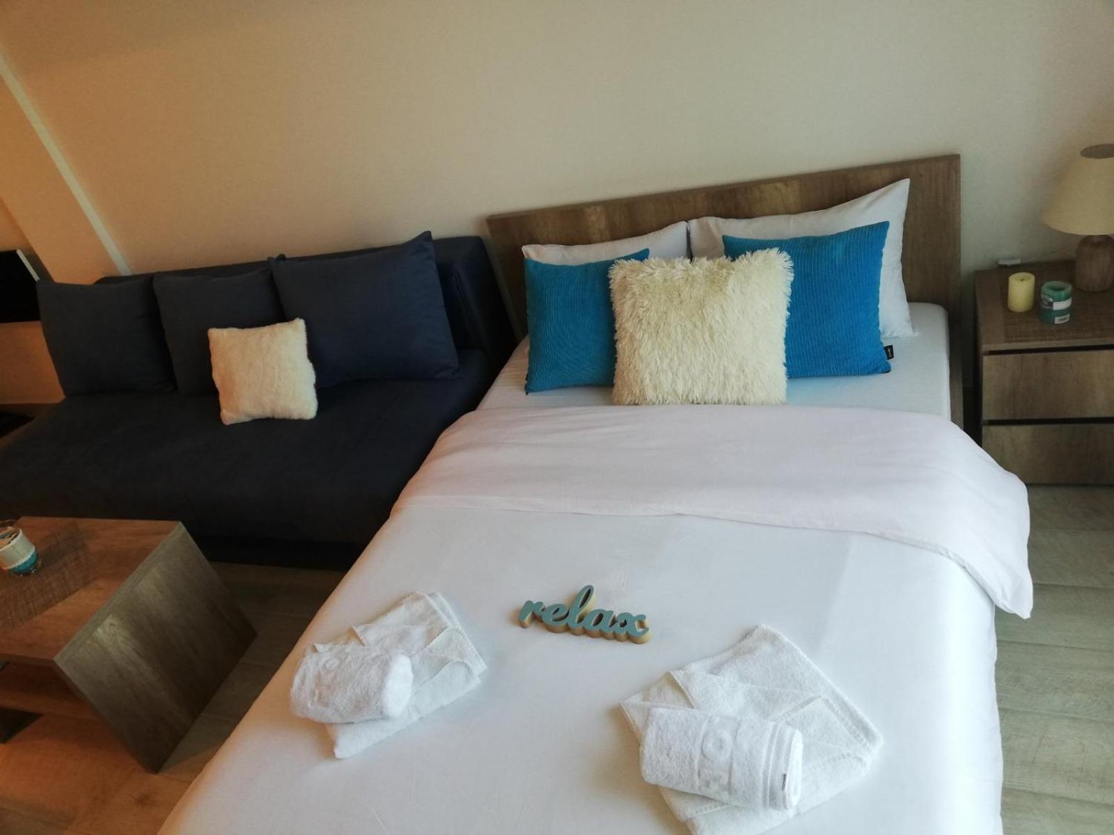 Studio Apartment - Photo 30