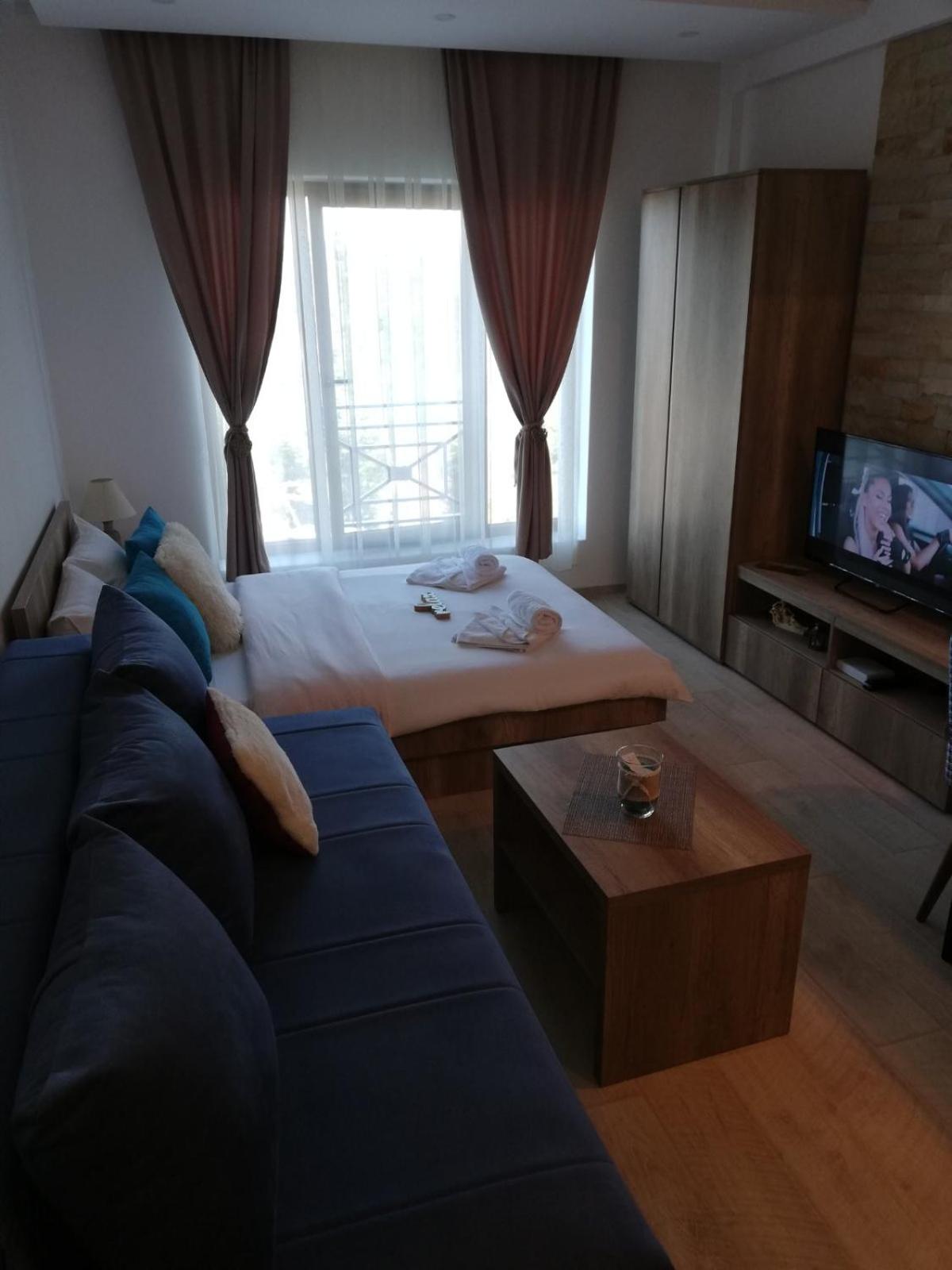 Studio Apartment - Photo 32