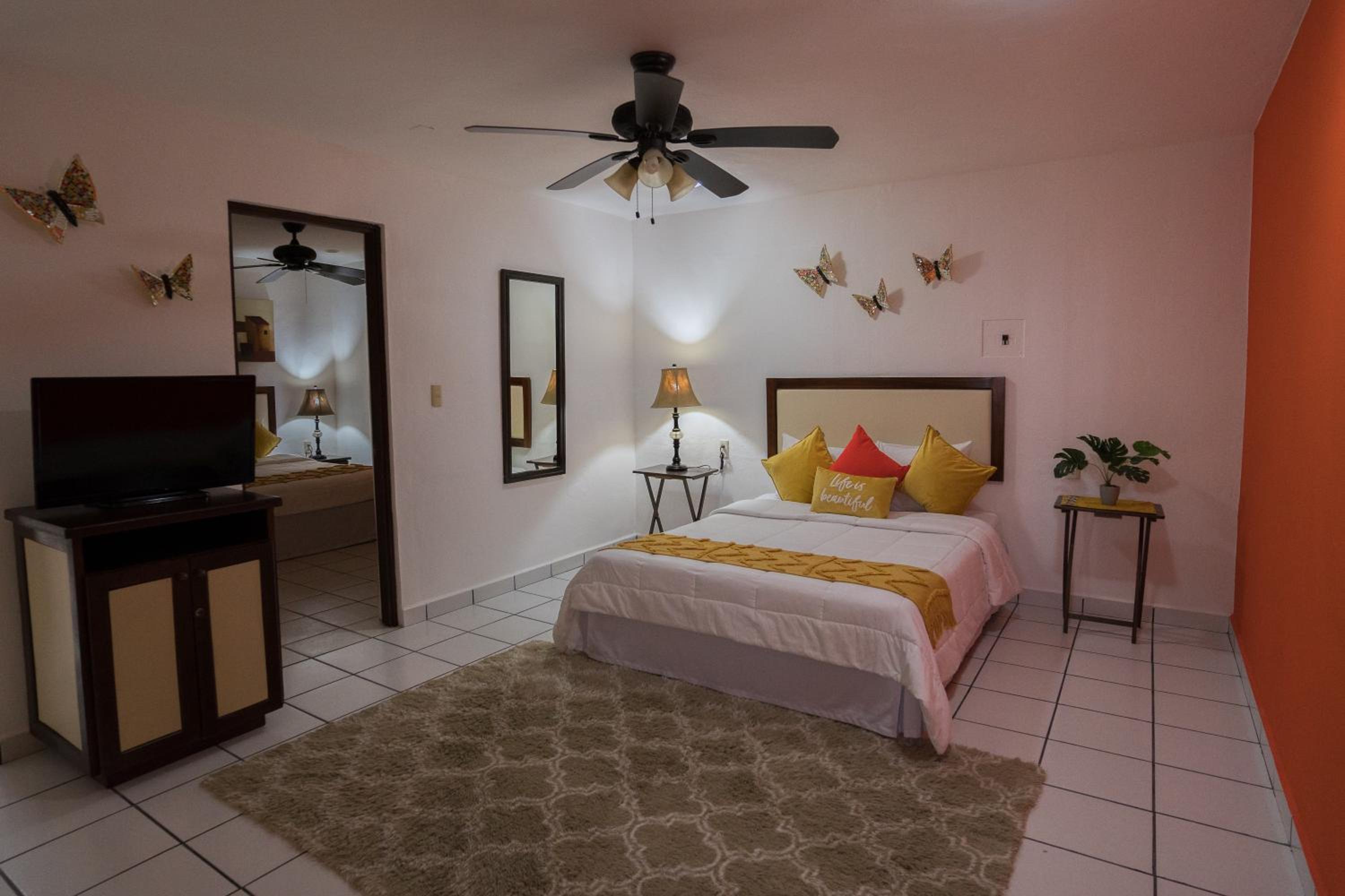 Boulevard Room - Photo 3