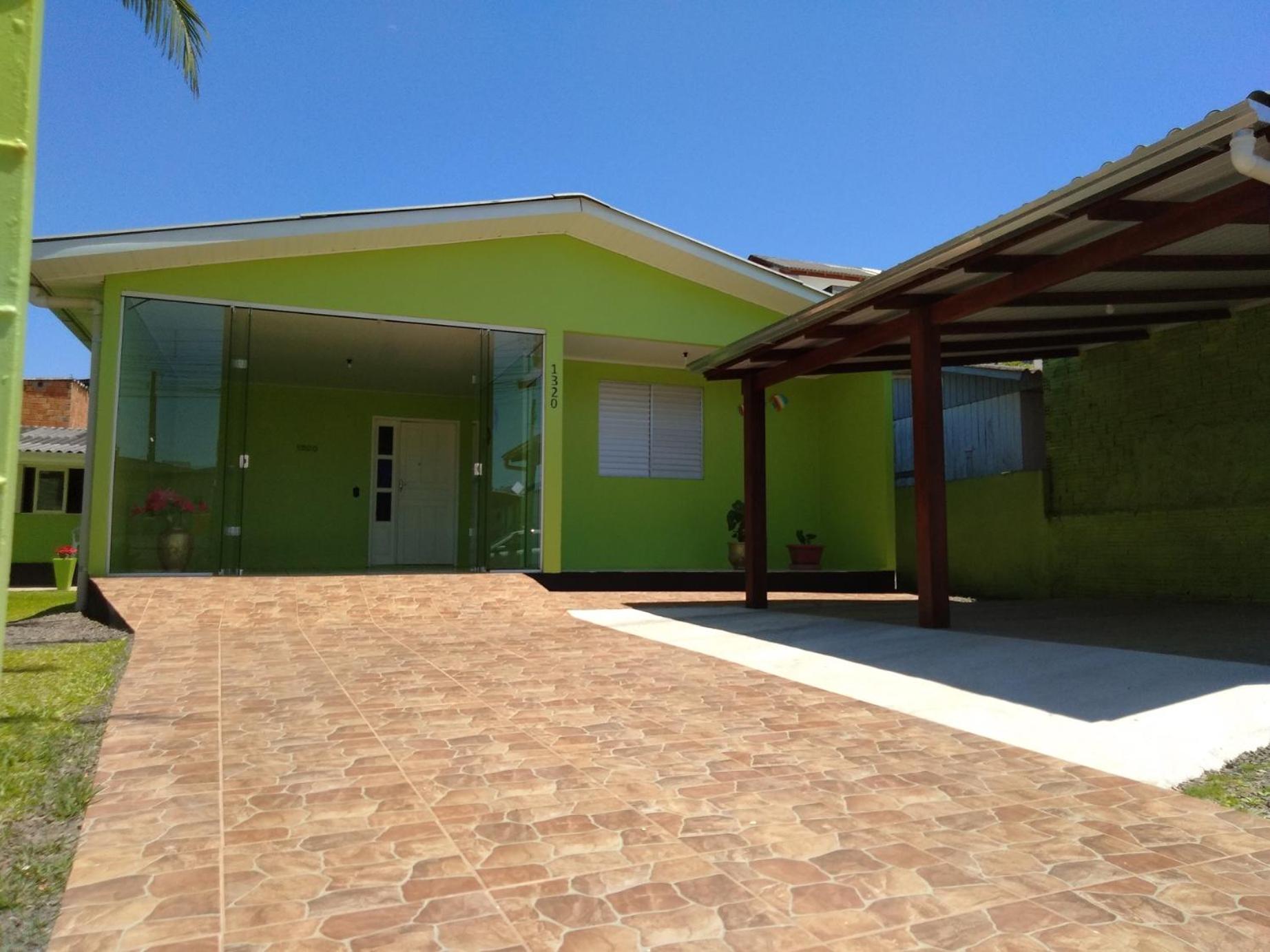Three-Bedroom House photo 2